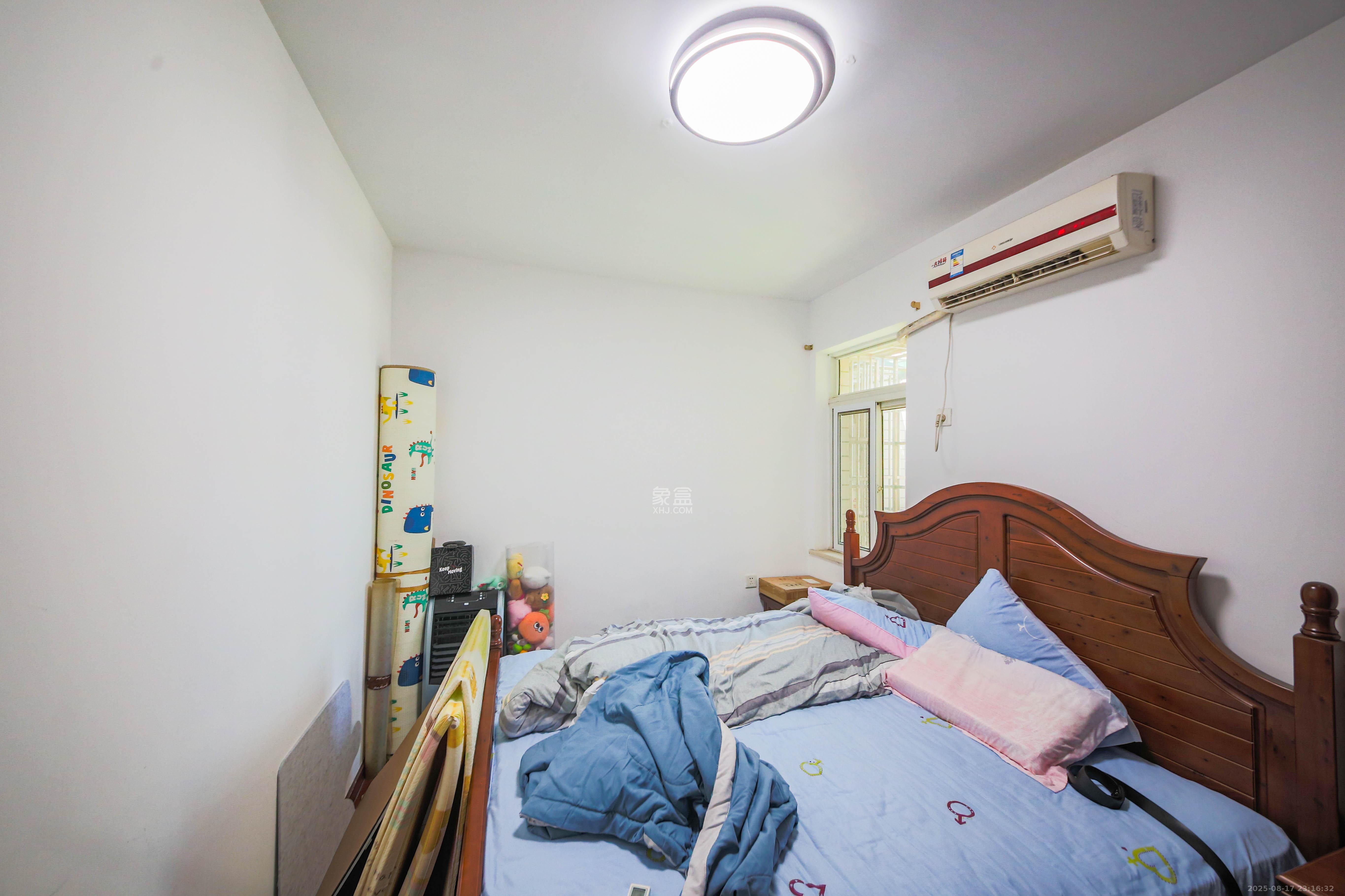 大为农博嘉园 5室2厅3卫 120.0万 大为农博嘉园 5室2厅3卫 120.0万卧室