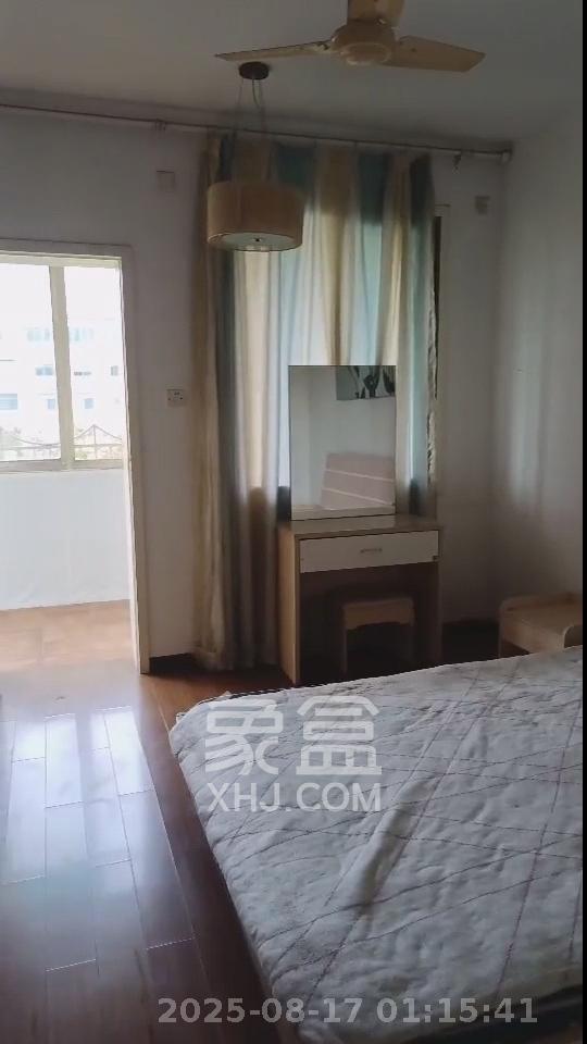 麓山宾馆宿舍 3室1厅1卫 2500.0元/月 麓山宾馆宿舍 3室1厅1卫 2500.0元/月室内图