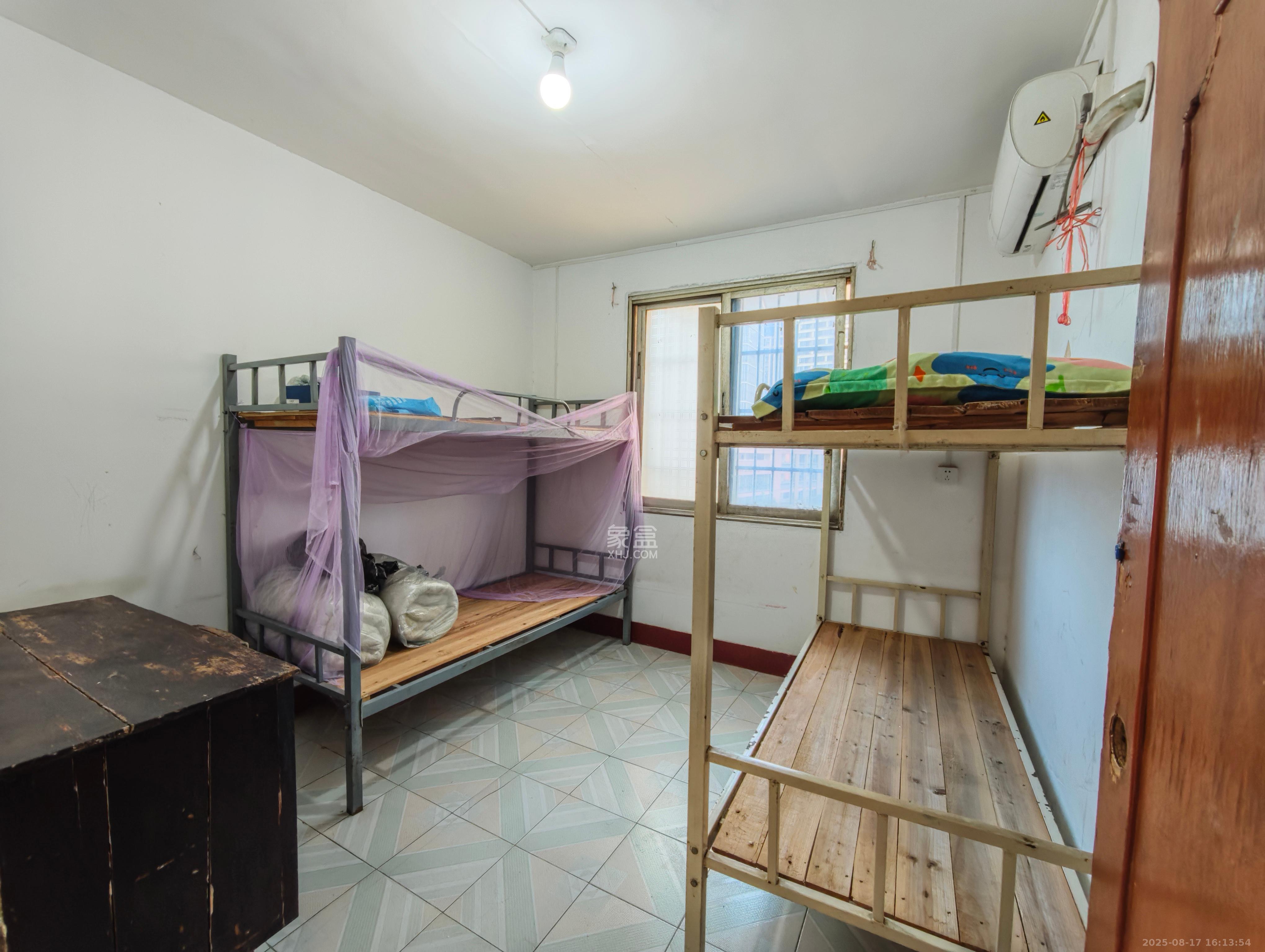 湘丰外贸宿舍 3室2厅1卫 1800.0元/月 湘丰外贸宿舍 3室2厅1卫 1800.0元/月室内图