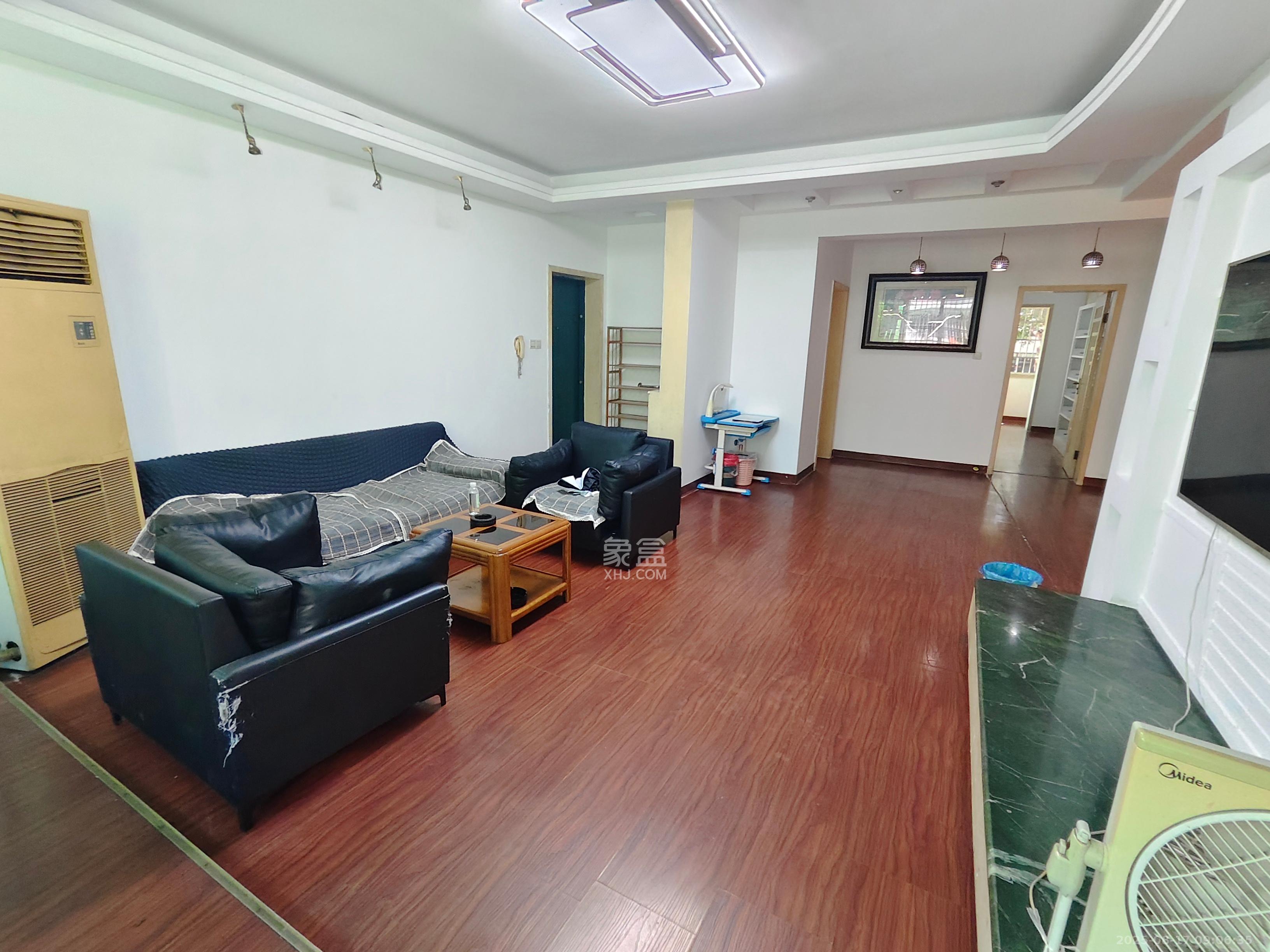 德邦新村  3室2厅2卫   1800.00元/月室内图
