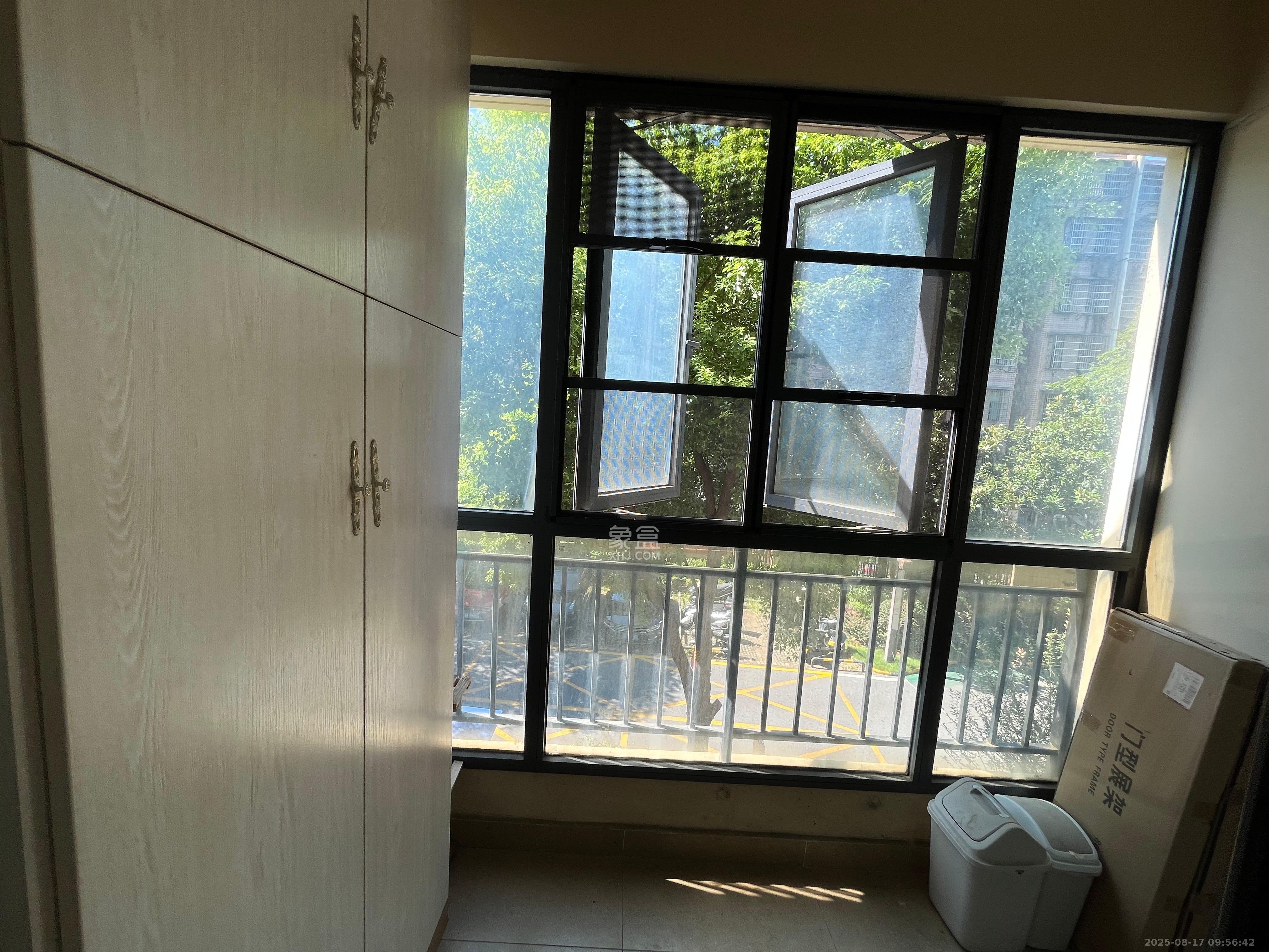 佳兆业时代广场 2室2厅1卫 2300.0元/月 佳兆业时代广场 2室2厅1卫 2300.0元/月室内图