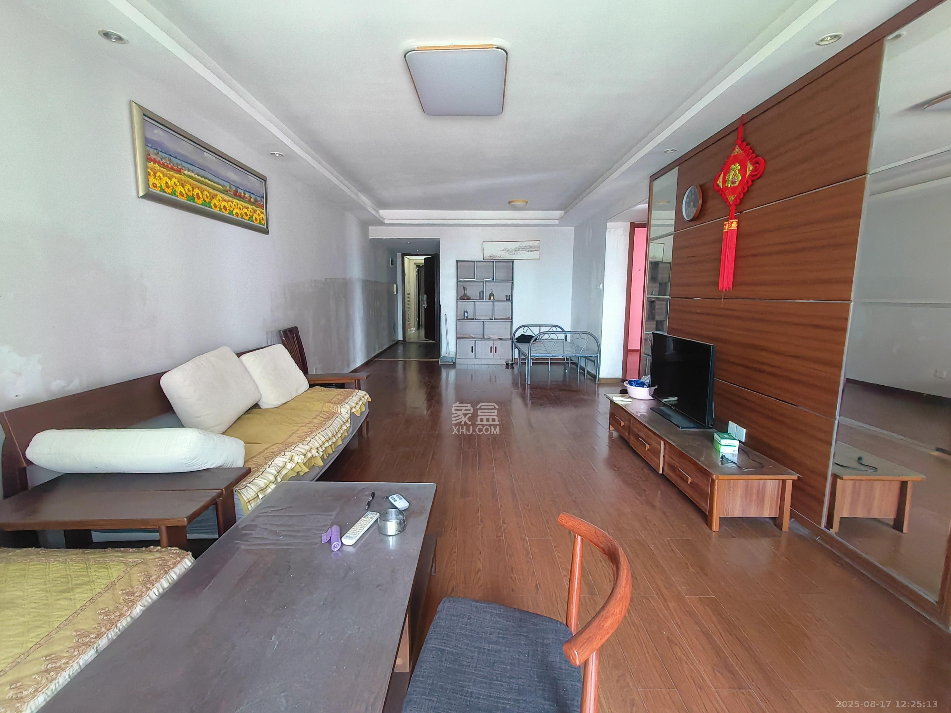 万科城 3室2厅1卫 2500.0元/月 万科城 3室2厅1卫 2500.0元/月室内图