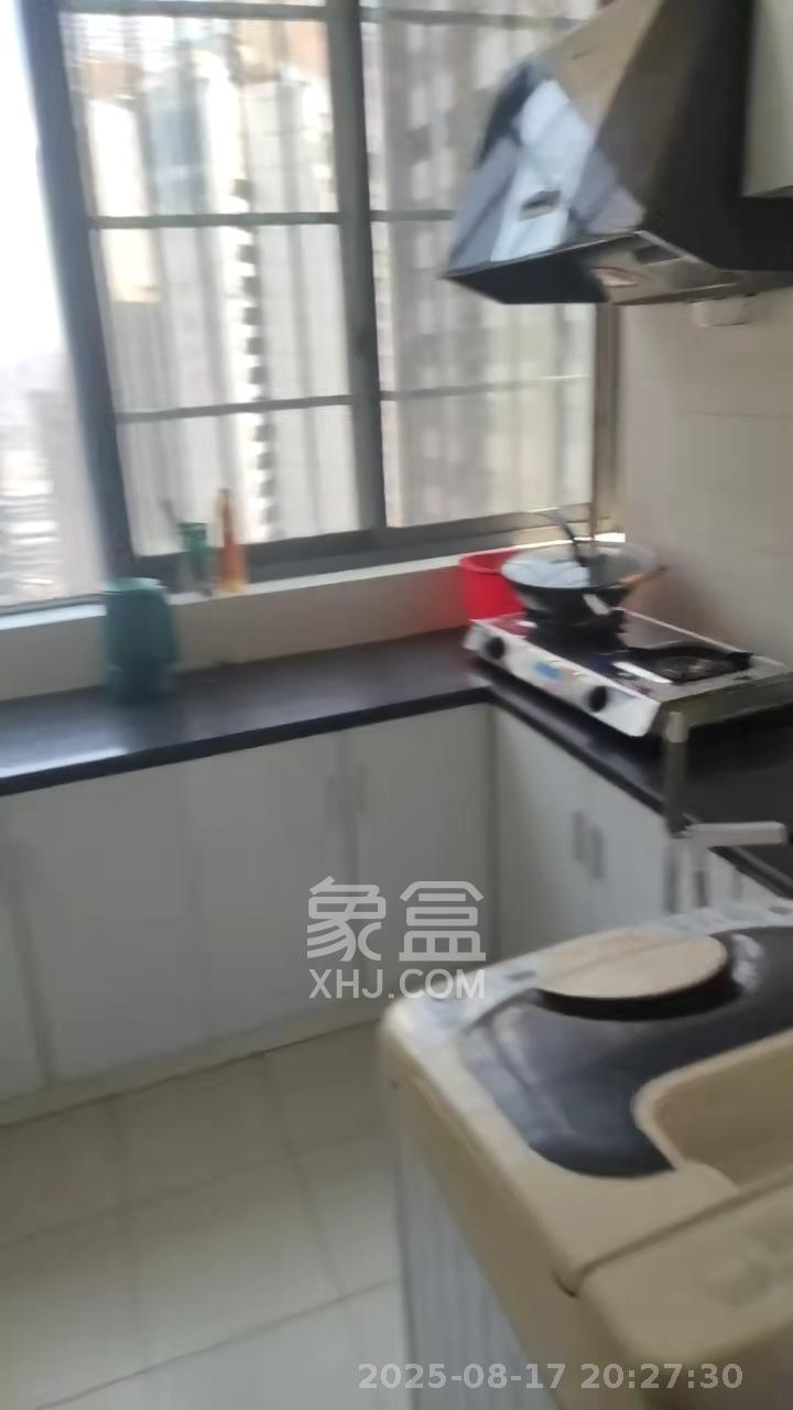 尚上美寓  2室1厅1卫    2600.0元/月 尚上美寓  2室1厅1卫    2600.0元/月室内图