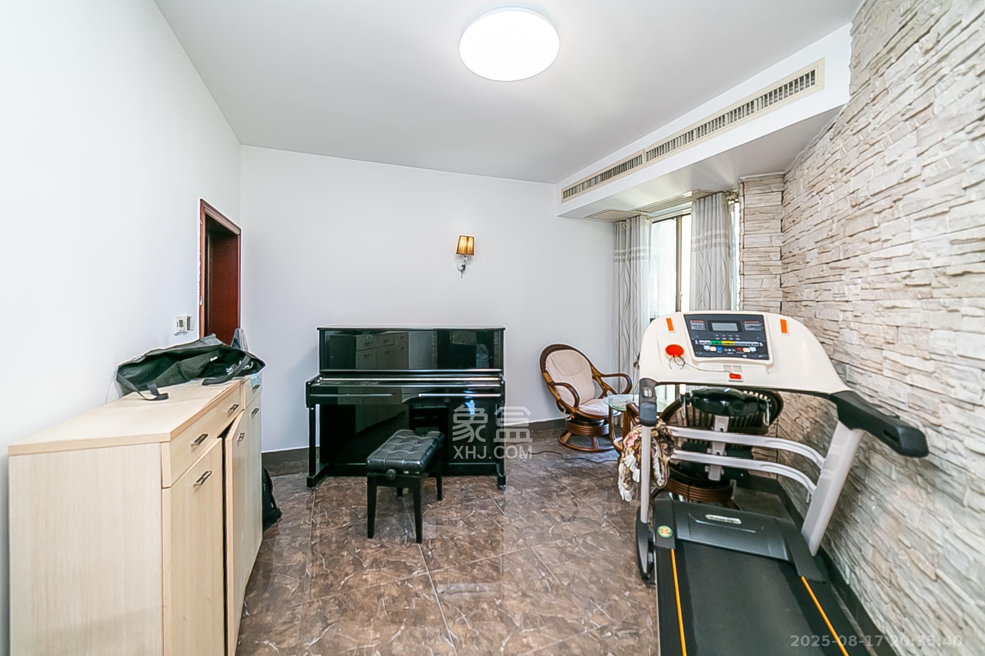 金域南外滩（望江佳园）  4室2厅2卫    210.0万其他