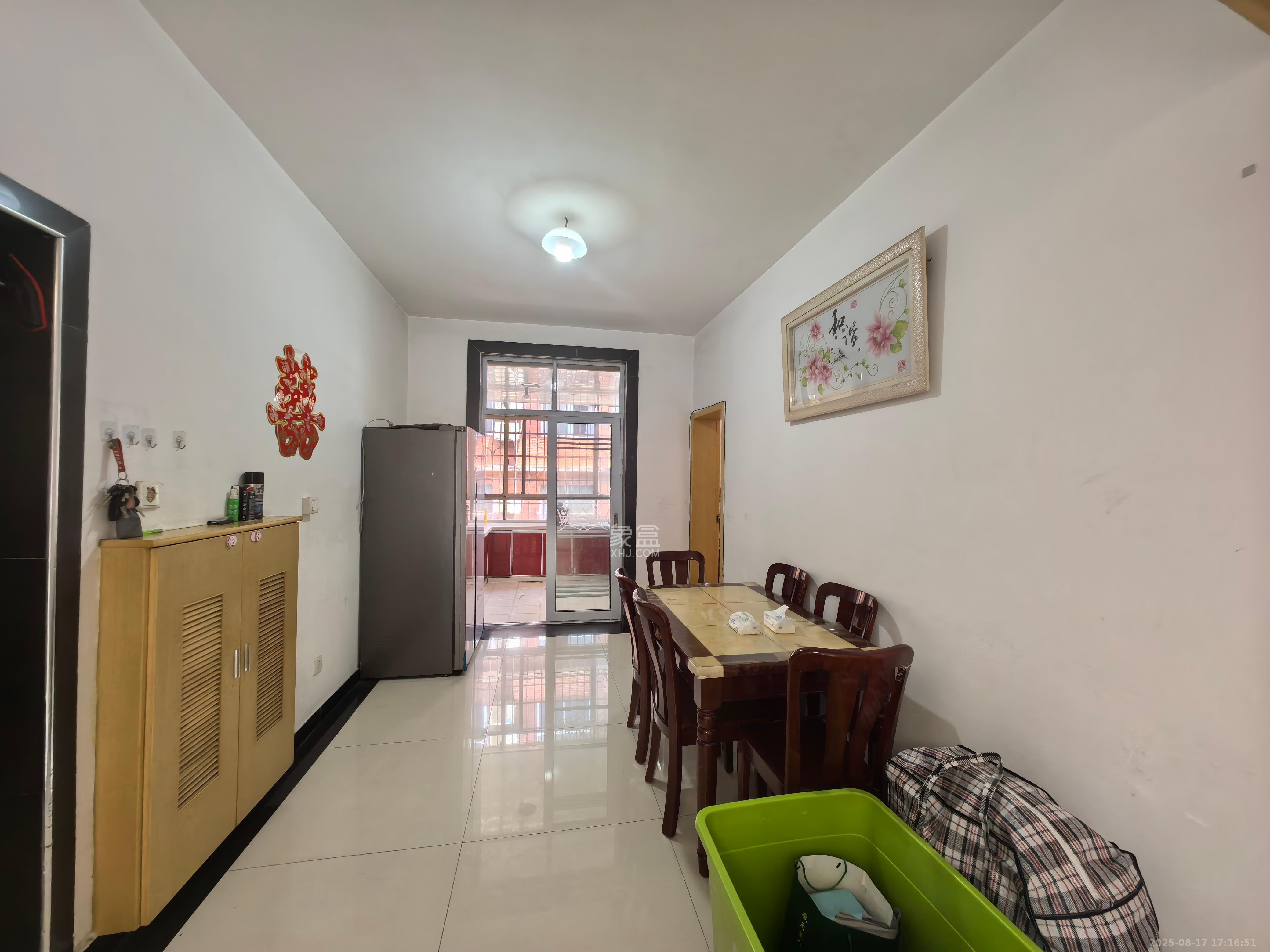 城西安置小区  3室2厅2卫    1500.0元/月室内图