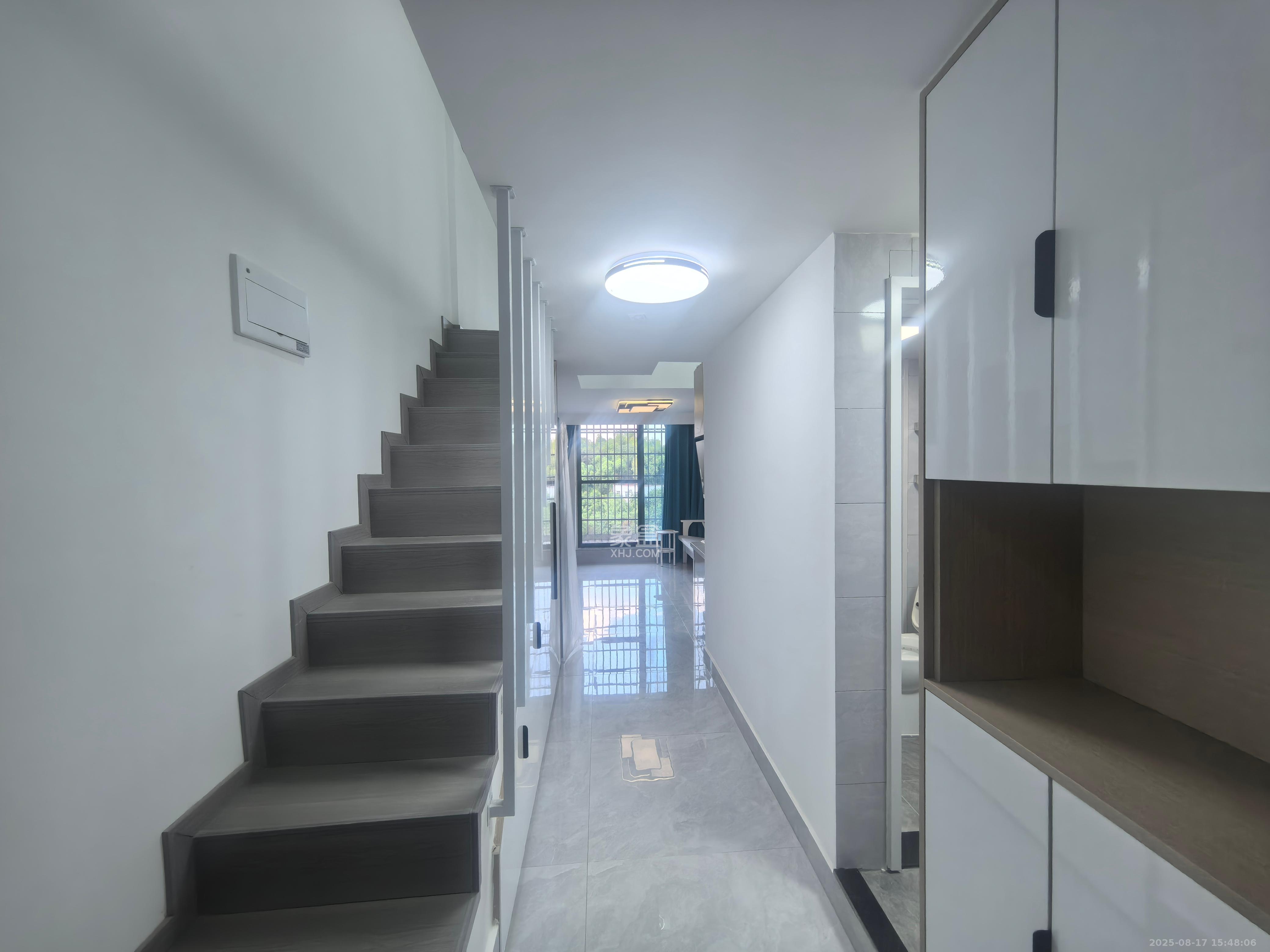 芝林商务中心  2室1厅1卫    1800.0元/月 芝林商务中心  2室1厅1卫    1800.0元/月