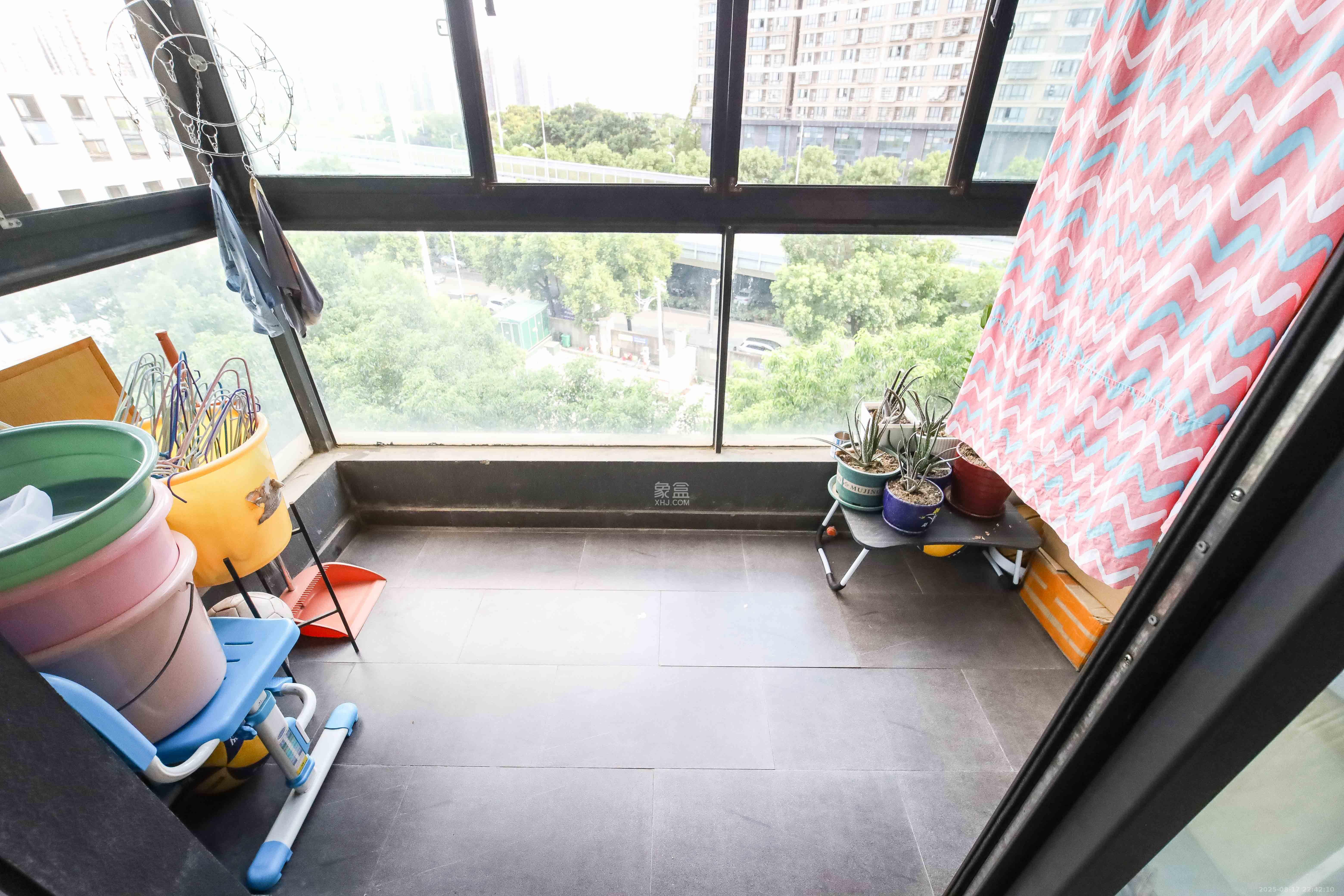 万科金域蓝湾  3室2厅1卫    85.0万 万科金域蓝湾  3室2厅1卫    85.0万阳台