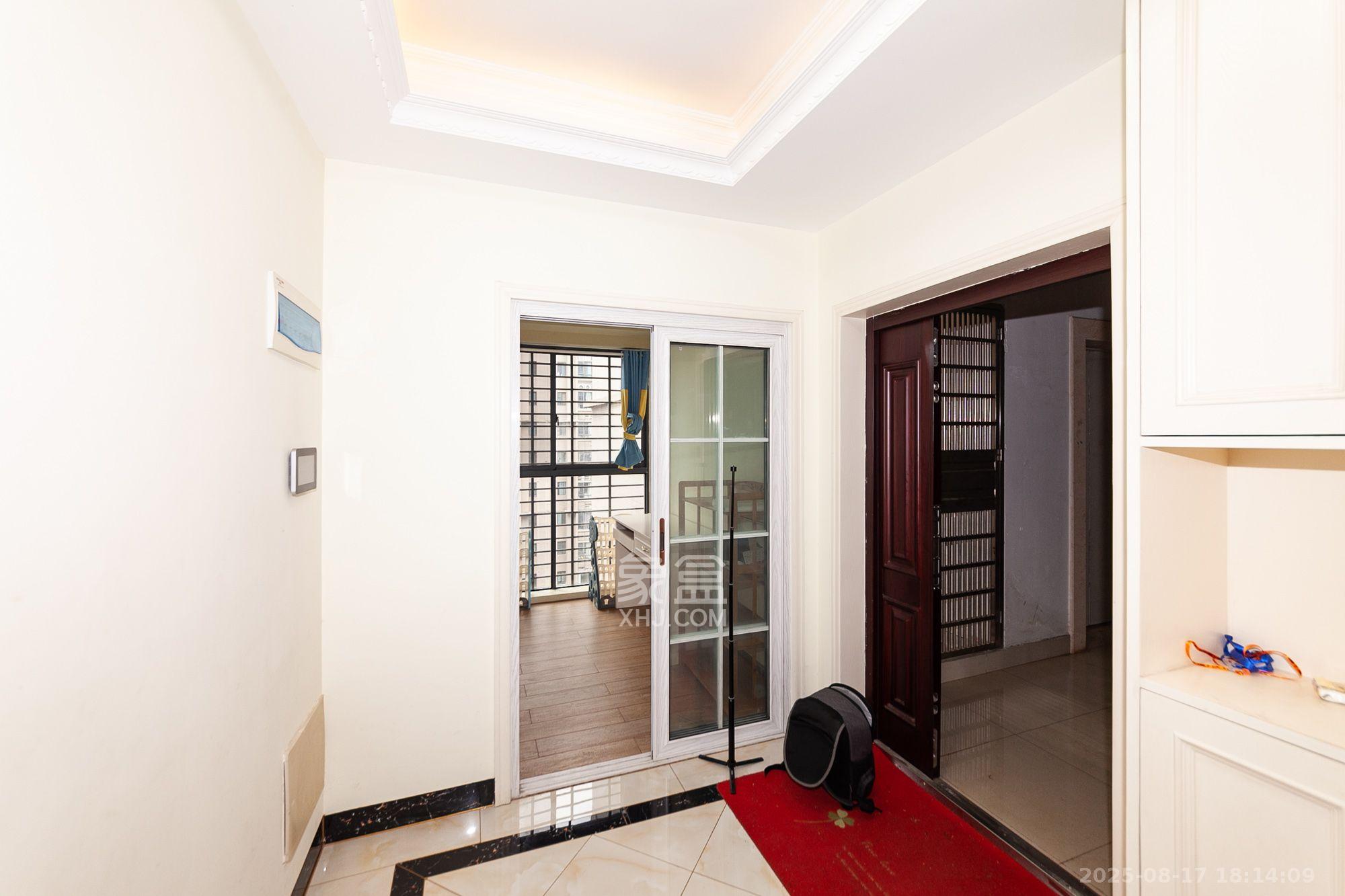 名家翡翠花园  4室2厅2卫    3000.0元/月 名家翡翠花园  4室2厅2卫    3000.0元/月室内图