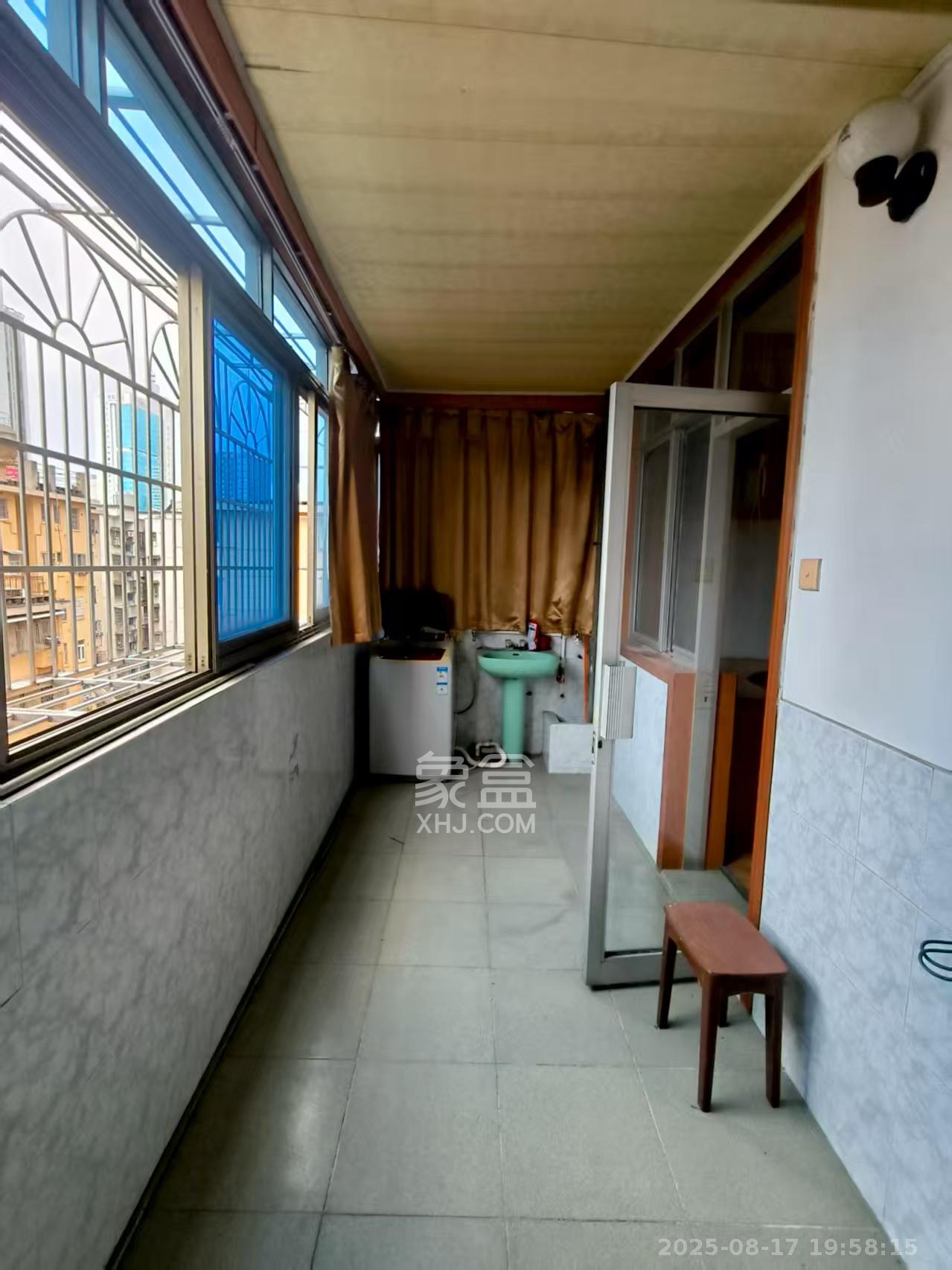 袁家岭省煤炭厅宿舍(芙蓉区省煤炭局小区)  3室1厅1卫    3000.0元/月 袁家岭省煤炭厅宿舍(芙蓉区省煤炭局小区)  3室1厅1卫    3000.0元/月室内图