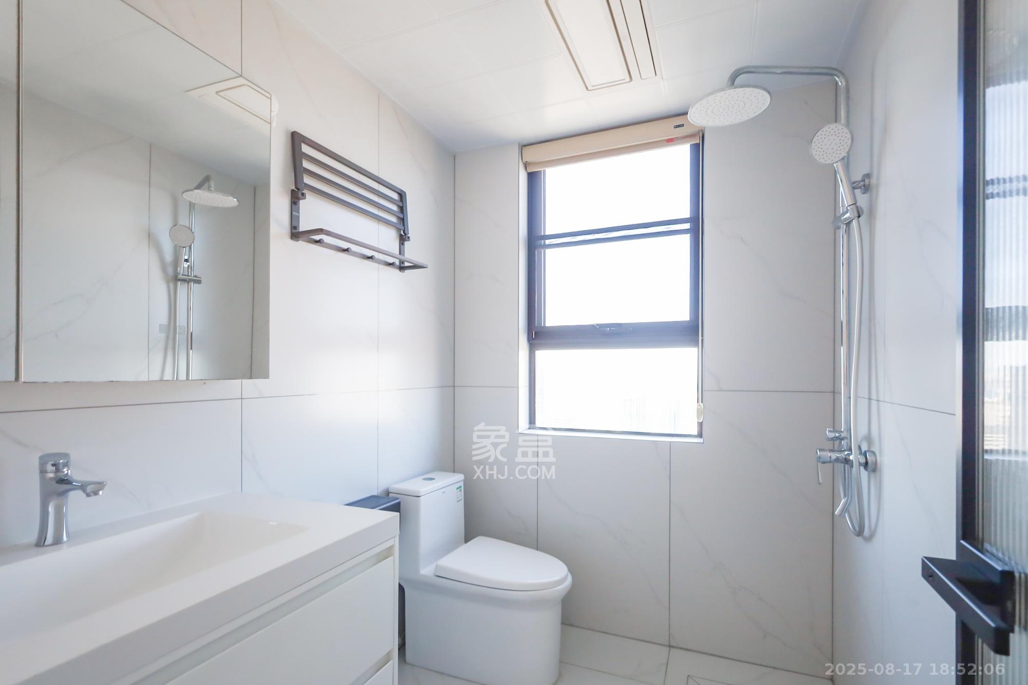 世茂外滩里(世茂铂翠湾三期)  4室2厅3卫    499.0万 世茂外滩里(世茂铂翠湾三期)  4室2厅3卫    499.0万卫生间