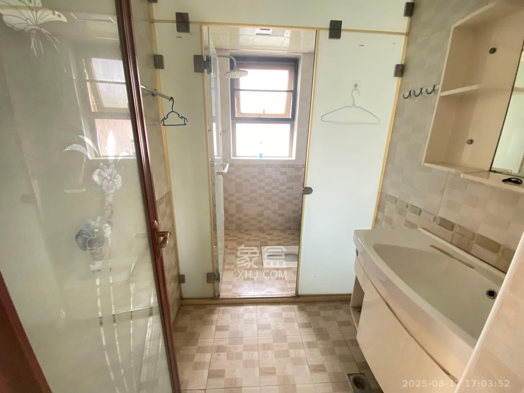 怡海星城 3室2厅1卫 1800.0元/月 怡海星城 3室2厅1卫 1800.0元/月室内图