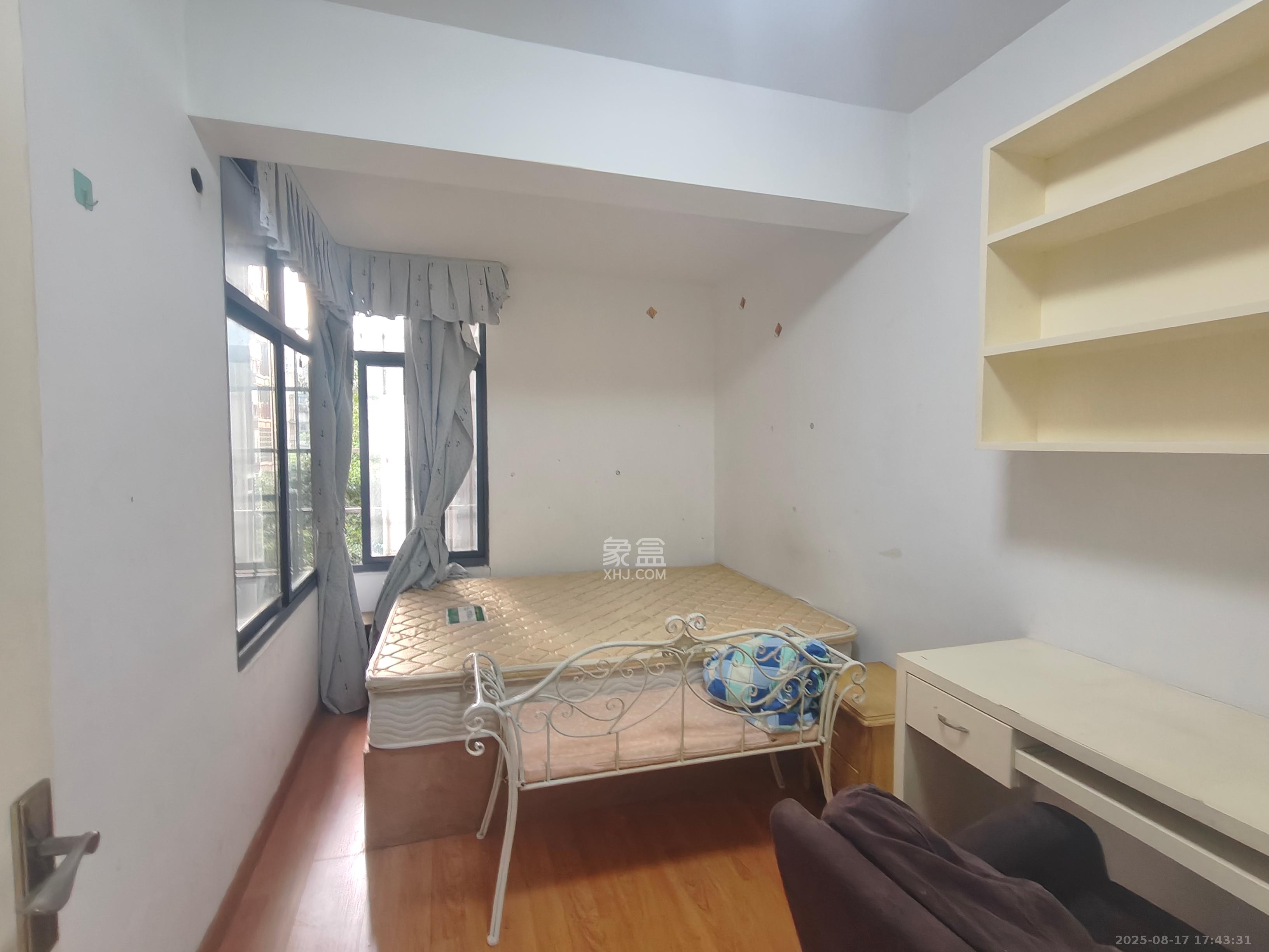 山水誉峰 2室2厅1卫 2500.0元/月 山水誉峰 2室2厅1卫 2500.0元/月室内图