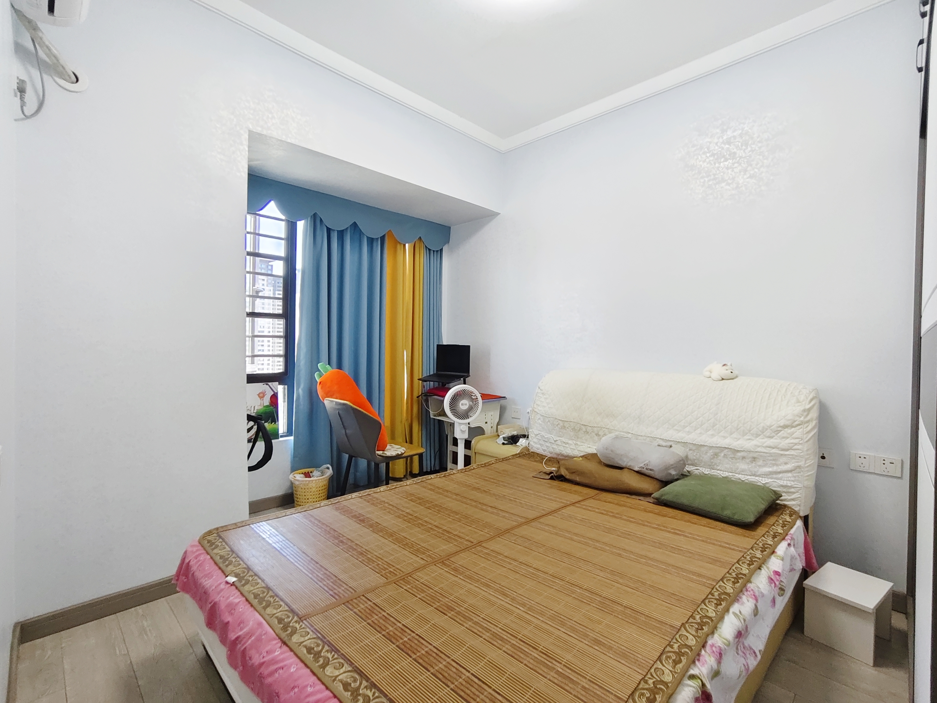 荣盛华府 4室2厅2卫 84.0万 荣盛华府 4室2厅2卫 84.0万室内图