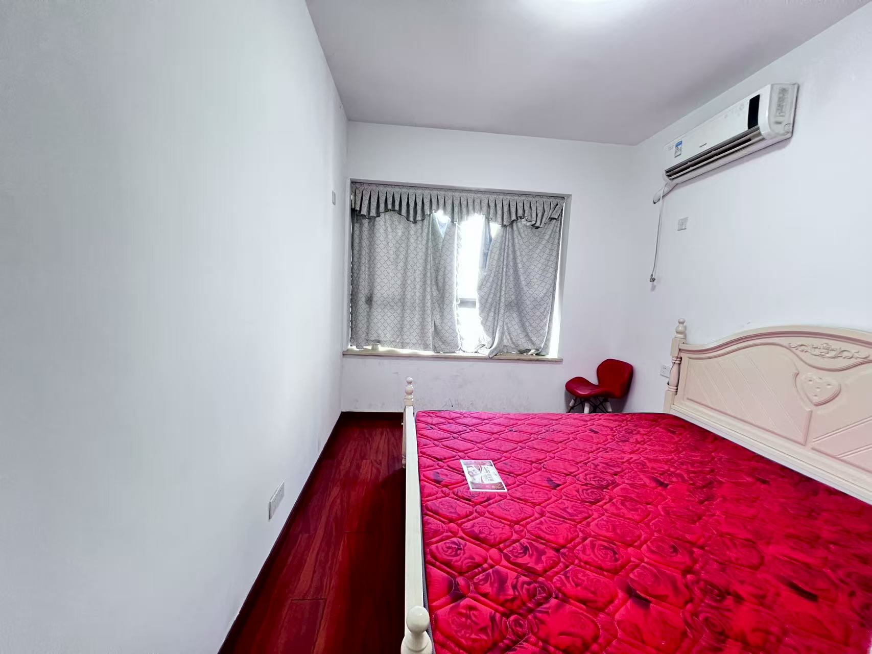 凯旋名门人民中路1006号 4室2厅2卫 75.0万 凯旋名门人民中路1006号 4室2厅2卫 75.0万室内图