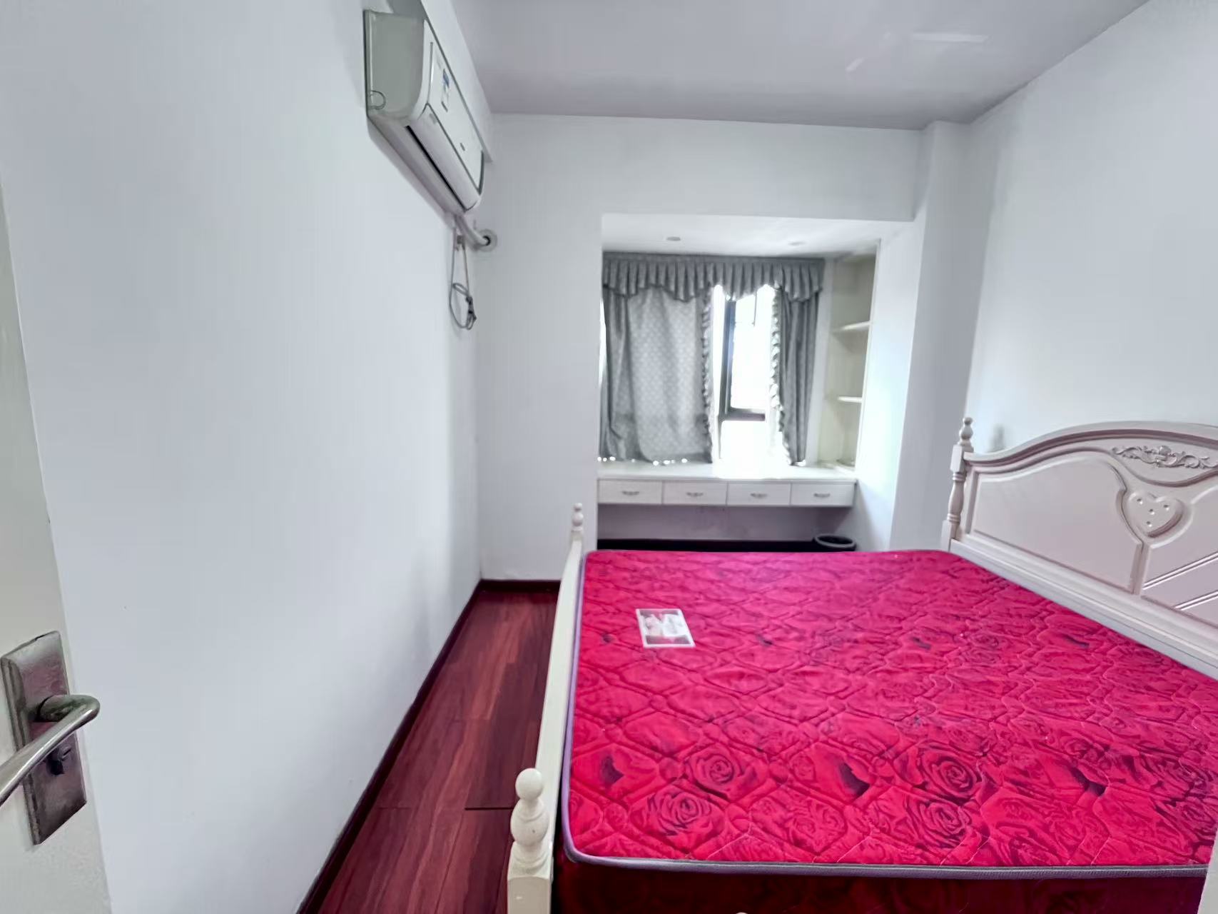 凯旋名门人民中路1006号 4室2厅2卫 75.0万 凯旋名门人民中路1006号 4室2厅2卫 75.0万室内图