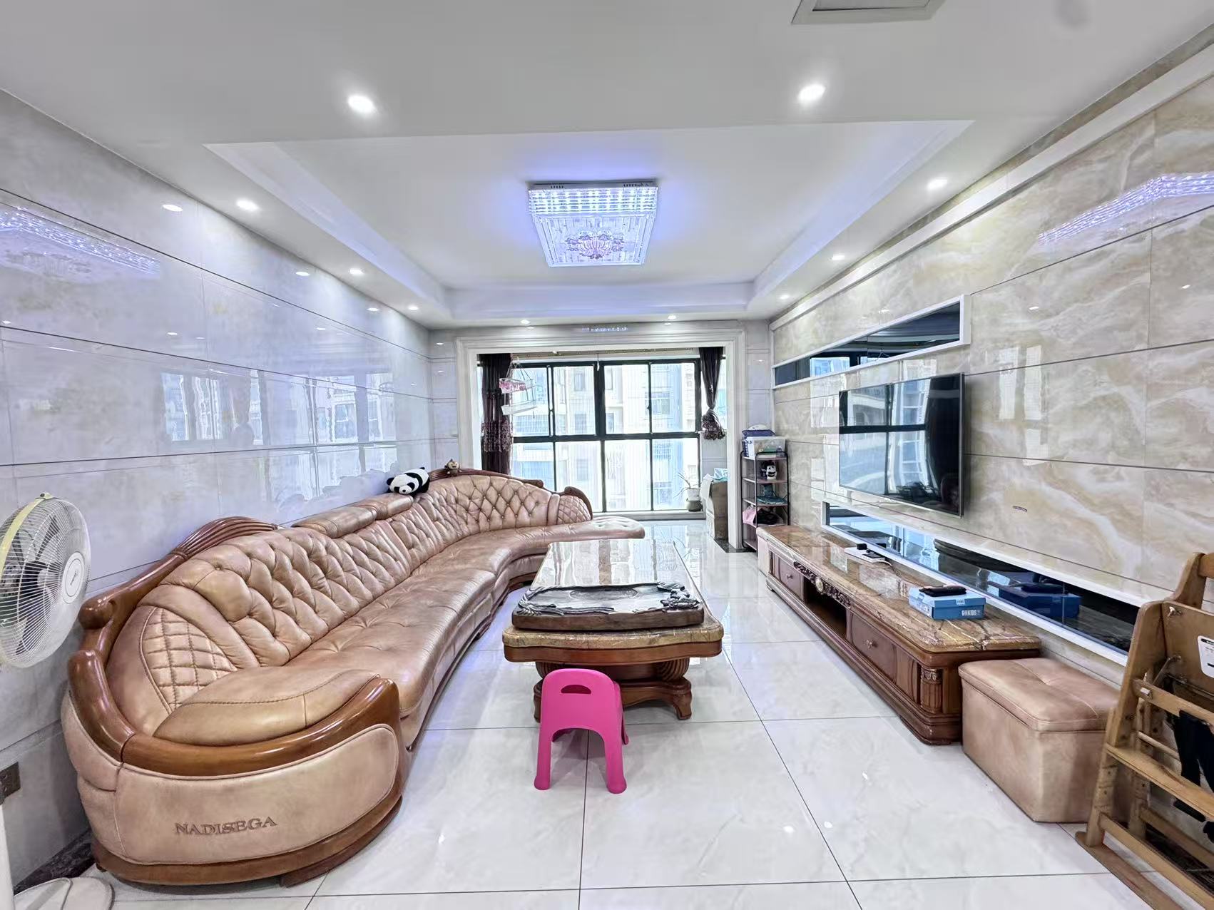 金碧花园 3室2厅2卫 72.8万 金碧花园 3室2厅2卫 72.8万室内图