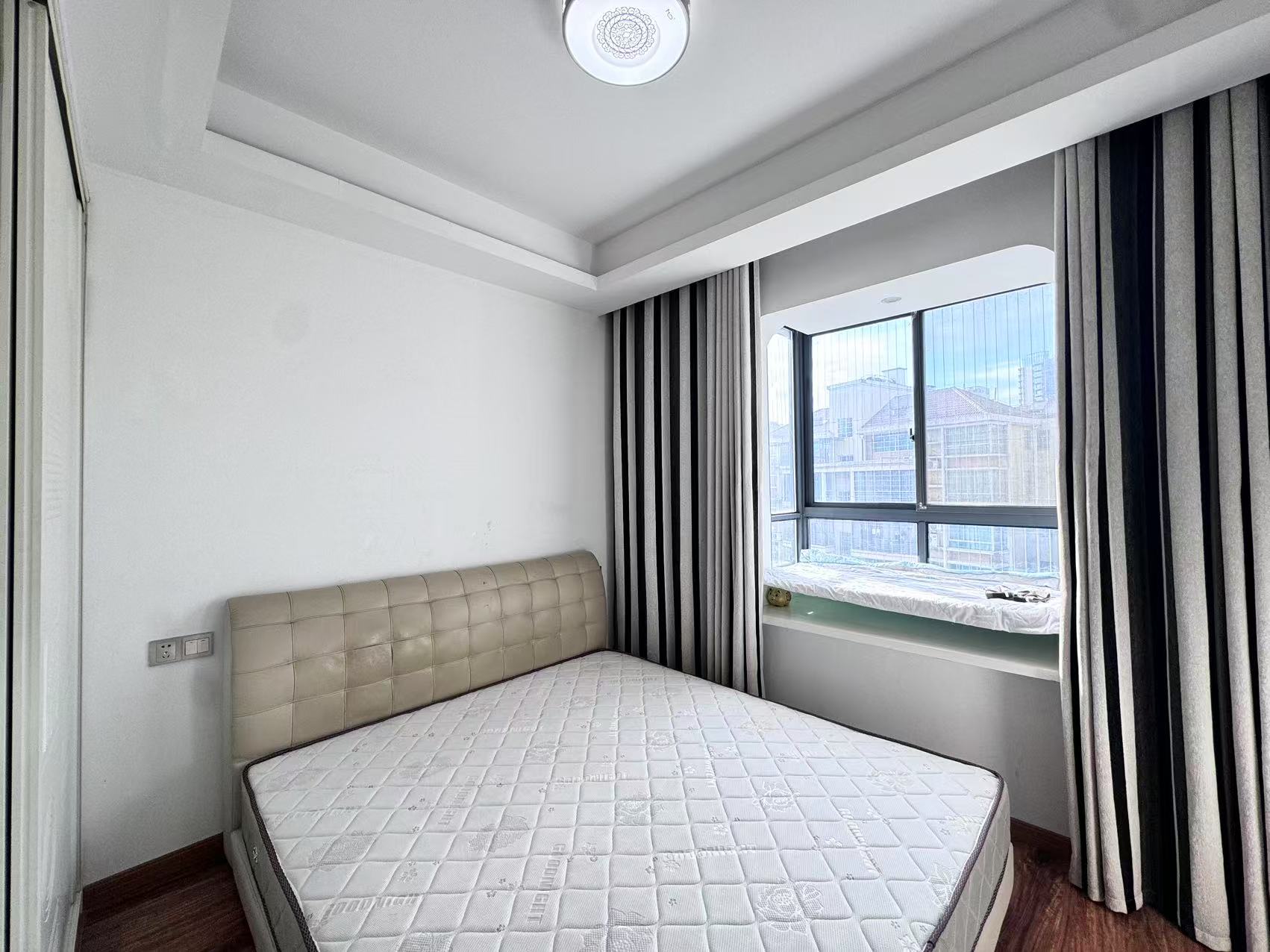 金碧花园 3室2厅2卫 72.8万 金碧花园 3室2厅2卫 72.8万室内图