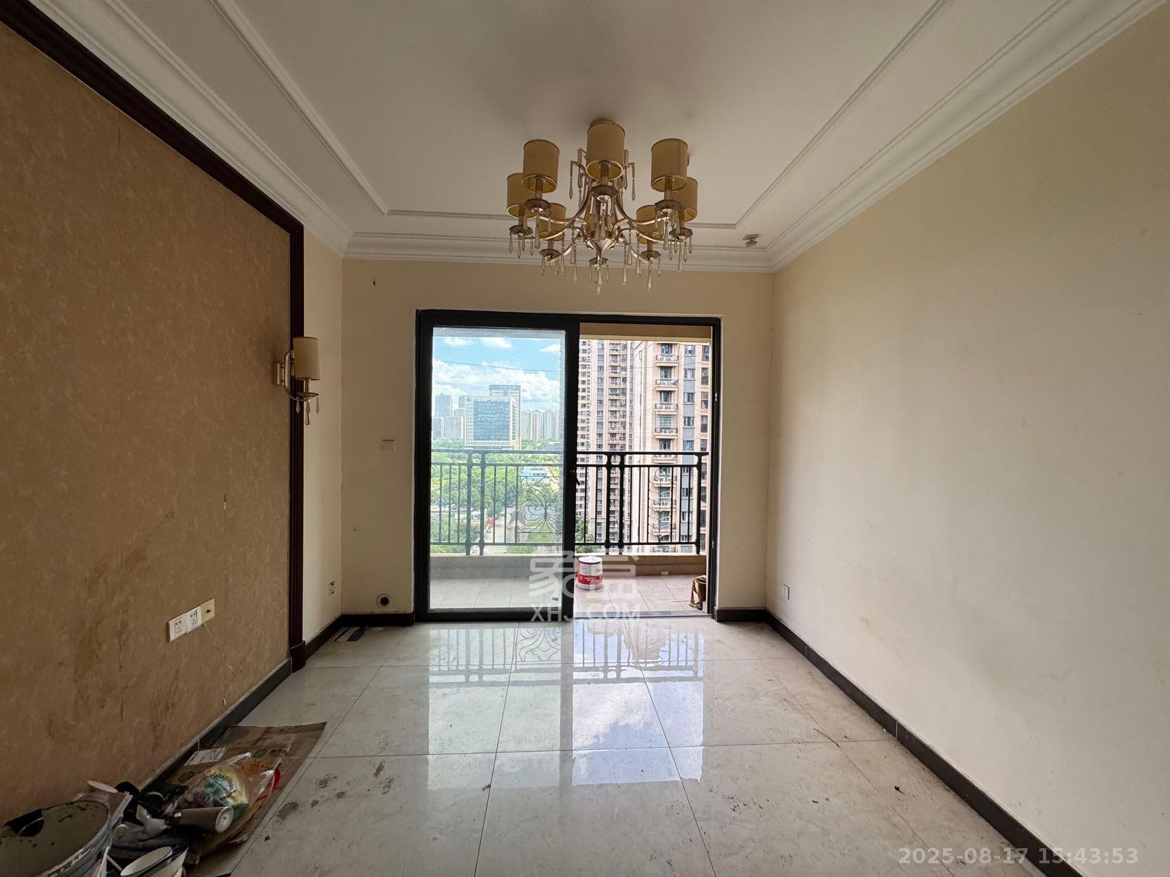 恒大国际广场  3室2厅1卫    2500.0元/月 恒大国际广场  3室2厅1卫    2500.0元/月