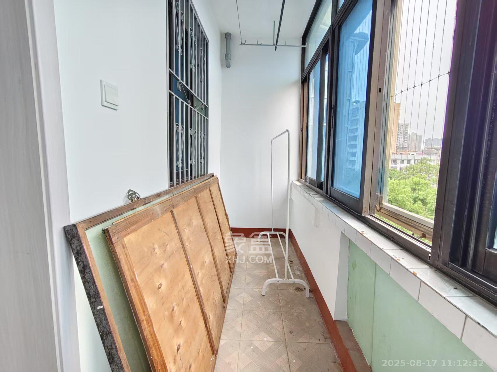 火星一片 2室2厅1卫 1100.0元/月 火星一片 2室2厅1卫 1100.0元/月室内图