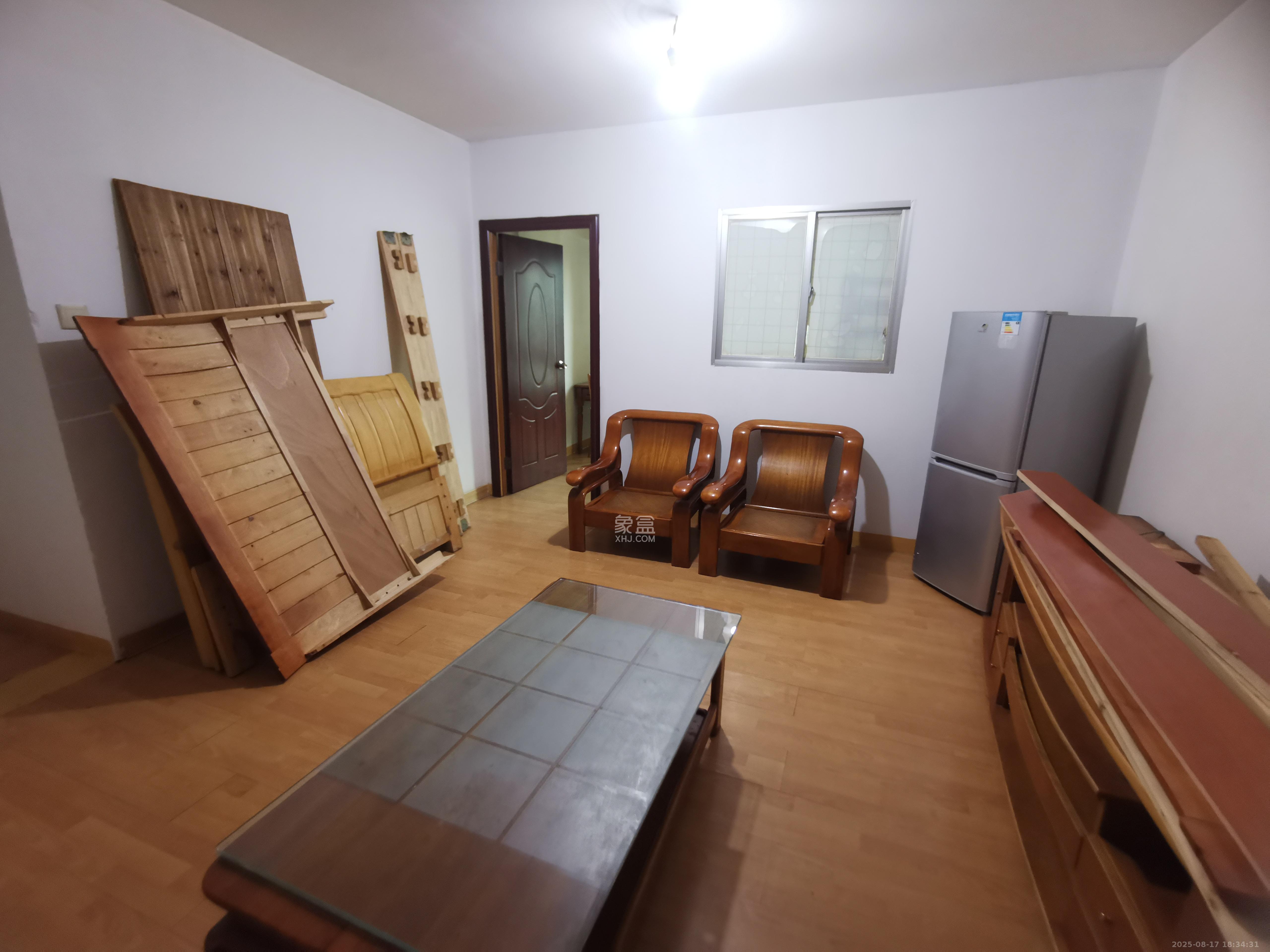 定王台公寓  3室2厅2卫    3200.0元/月 定王台公寓  3室2厅2卫    3200.0元/月室内图