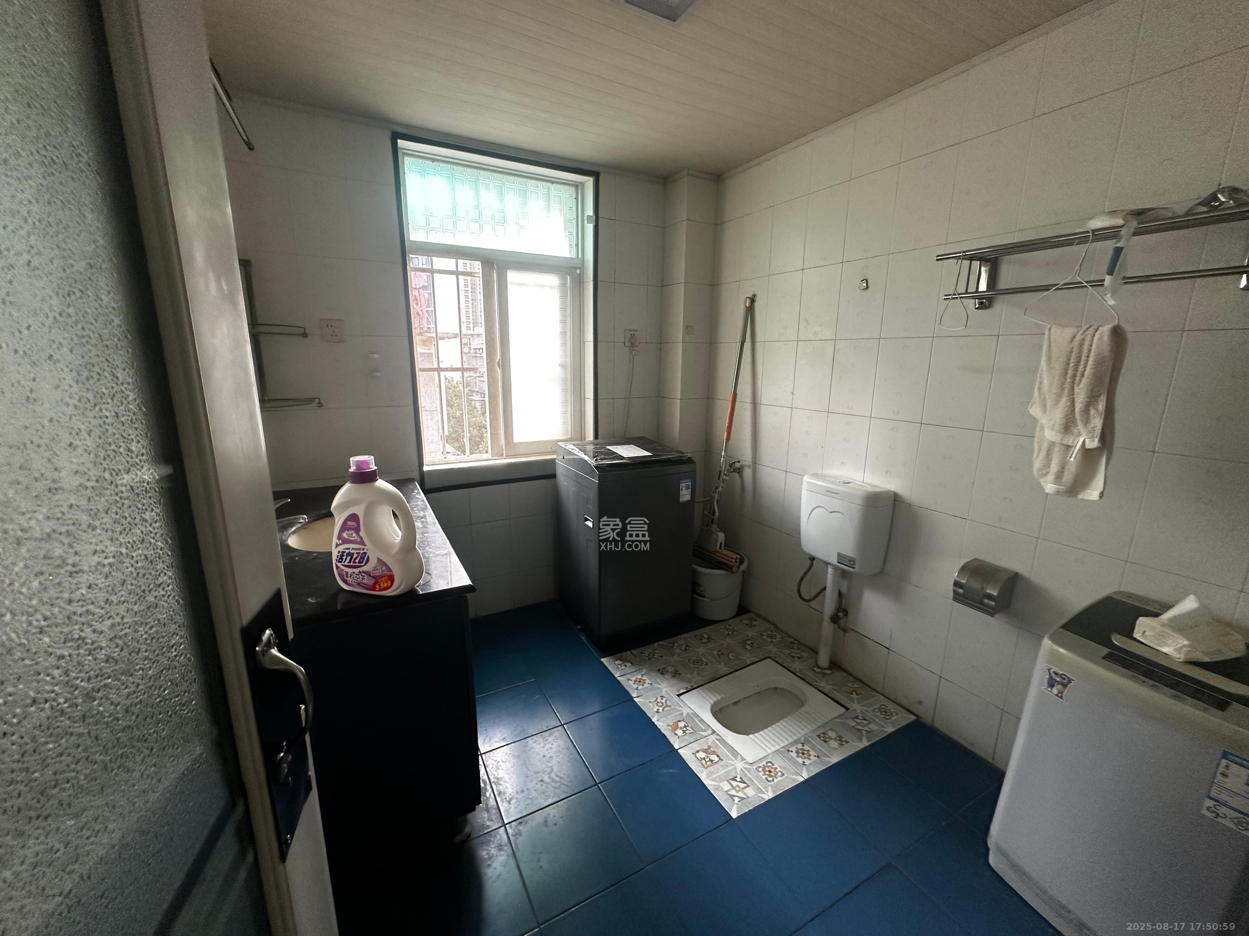 南建公寓 5室2厅2卫 3000.0元/月 南建公寓 5室2厅2卫 3000.0元/月室内图