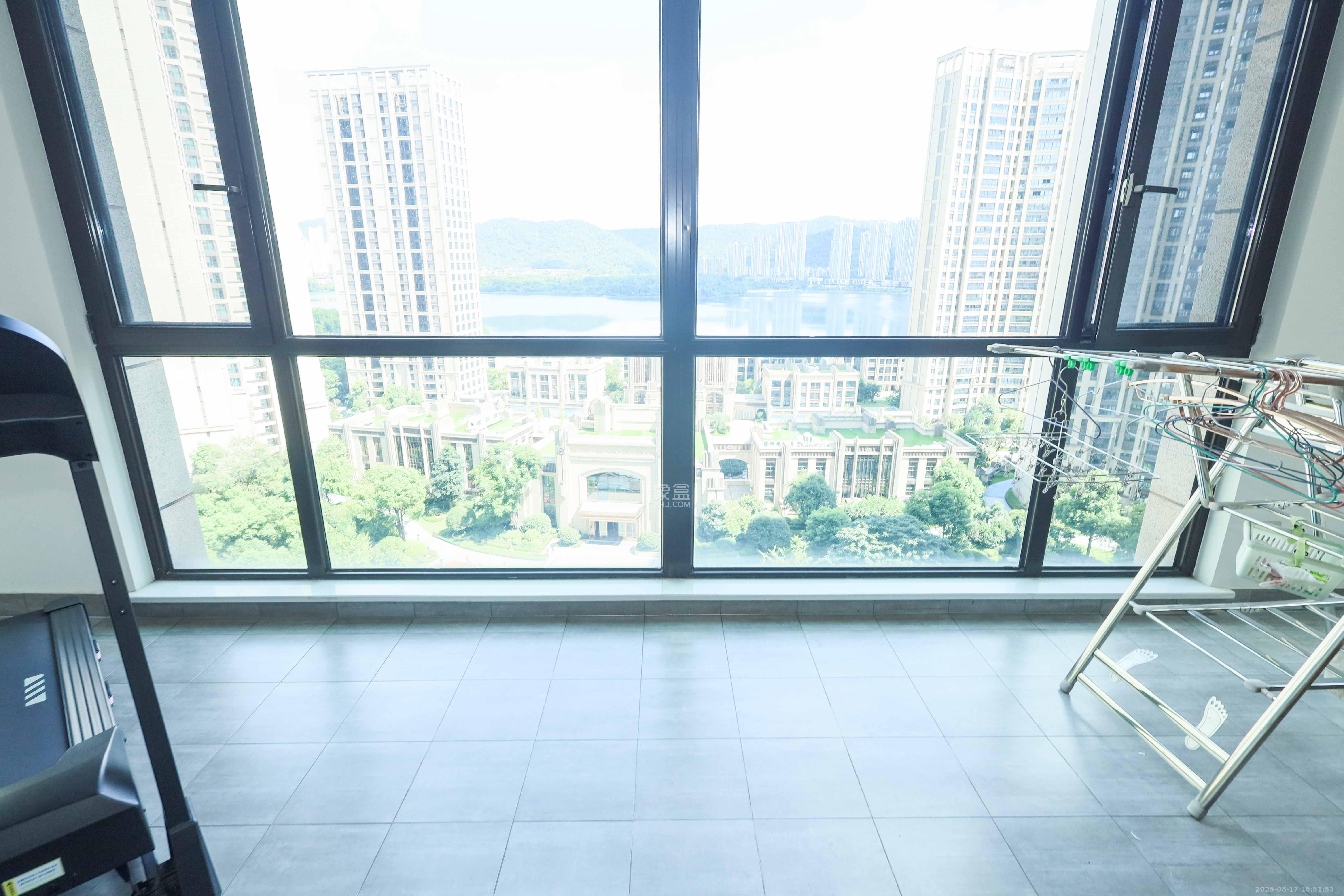 晟通牡丹舸 3室2厅2卫 298.0万 晟通牡丹舸 3室2厅2卫 298.0万阳台