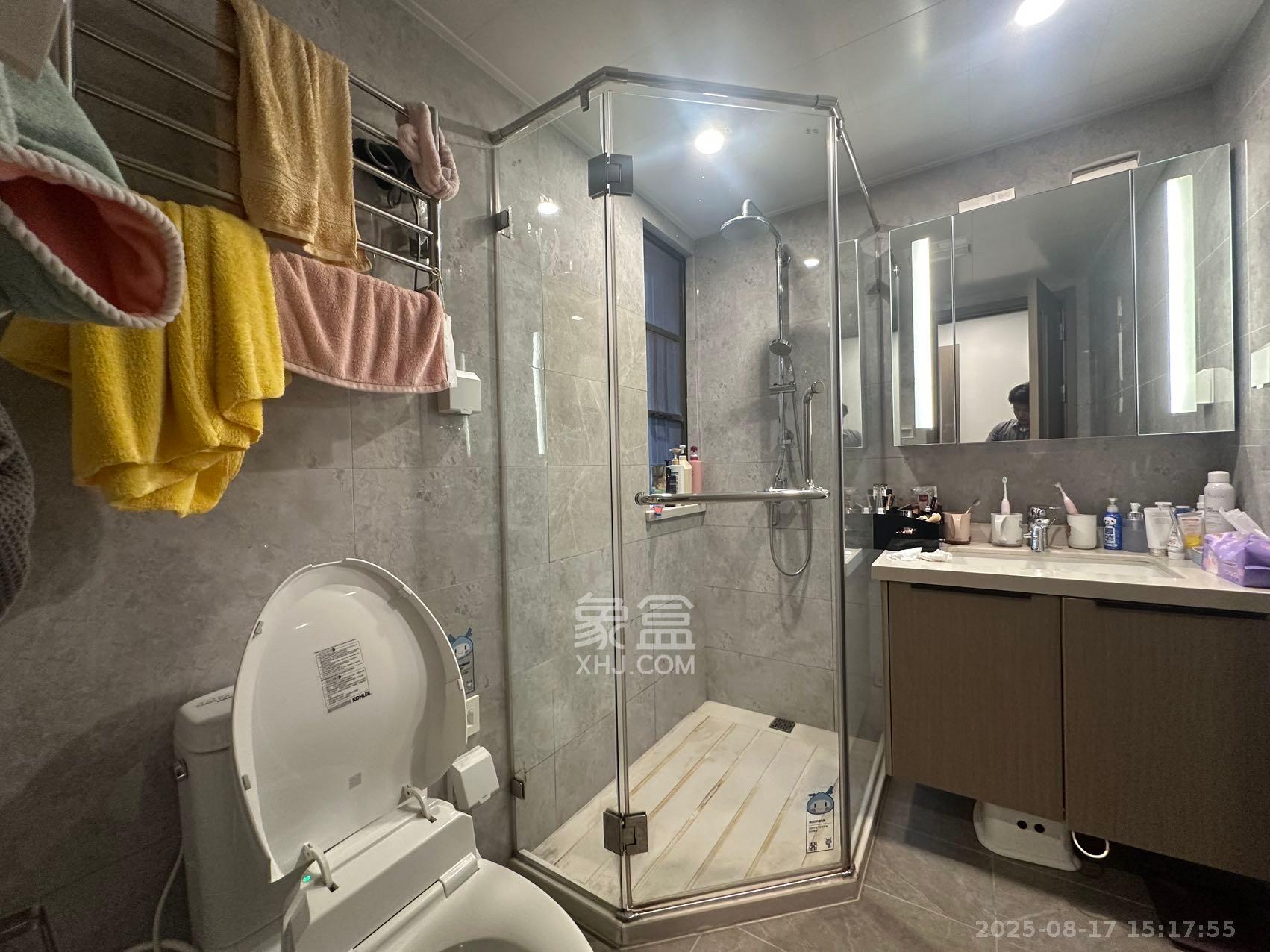 龙湖铂金中心(龙湖春江郦城) 3室2厅2卫 5600.0元/月 龙湖铂金中心(龙湖春江郦城) 3室2厅2卫 5600.0元/月室内图