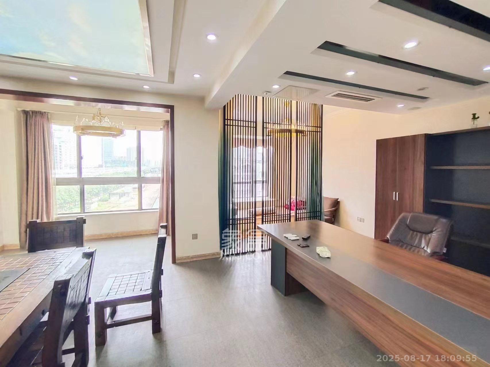 华晨国际公馆  3室2厅2卫    8000.0元/月室内图