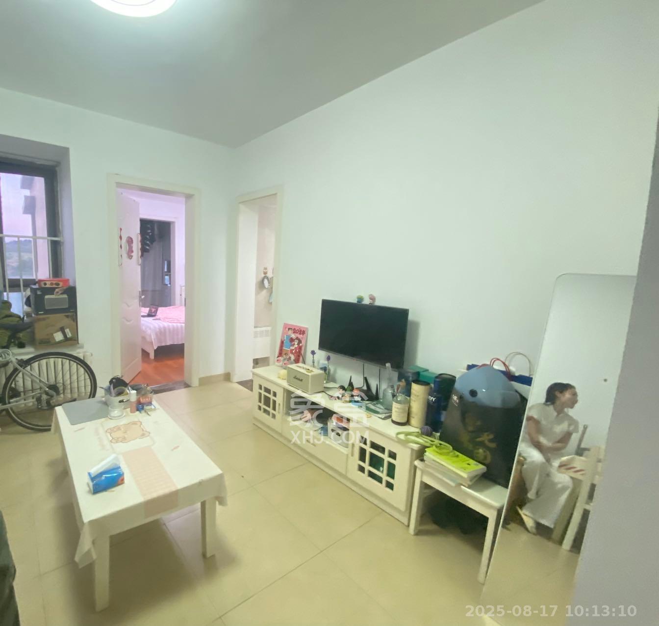 怡海星城  1室1厅1卫    1300.0元/月