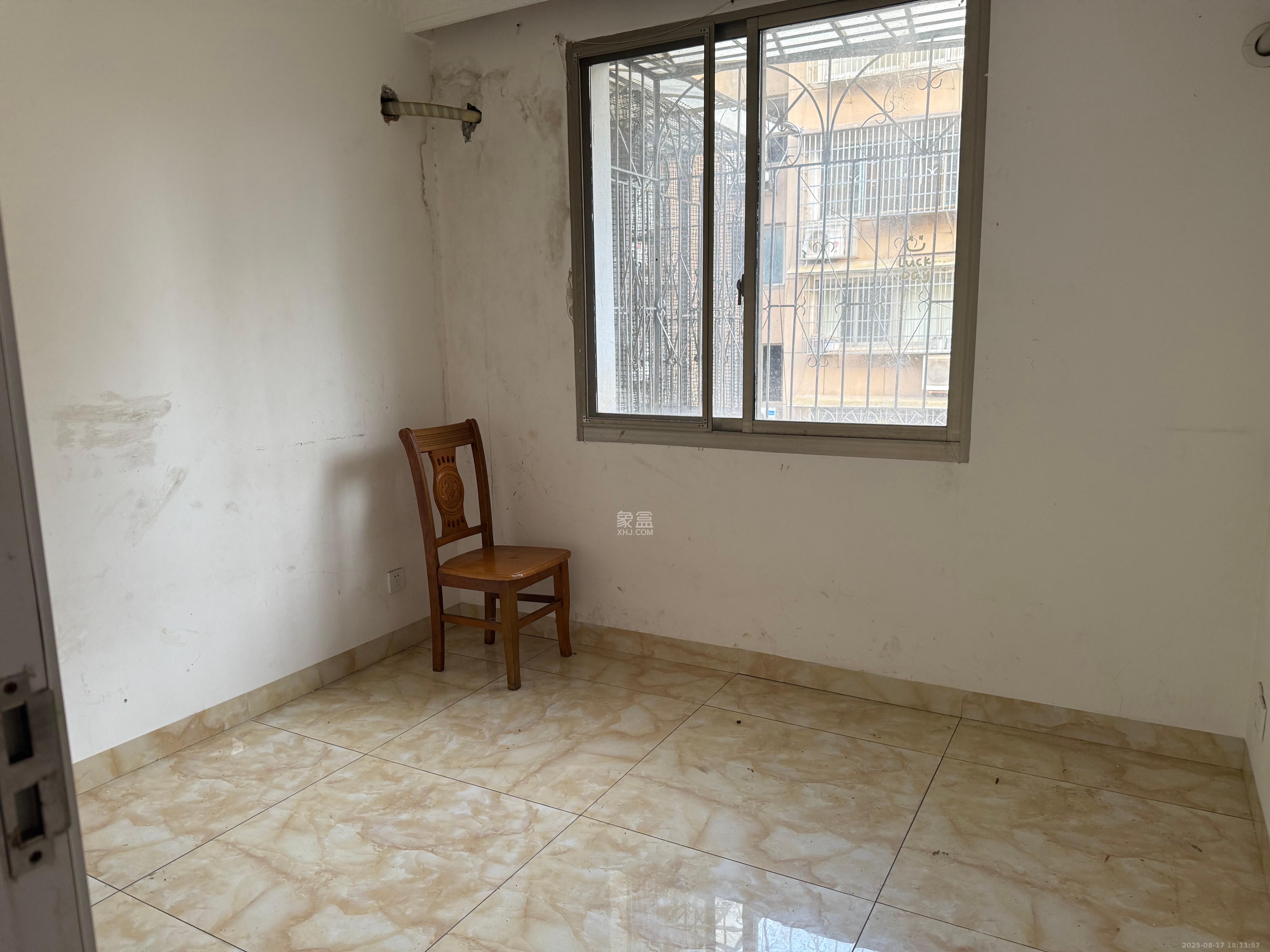 兰景花园 3室2厅1卫 1700.0元/月 兰景花园 3室2厅1卫 1700.0元/月室内图