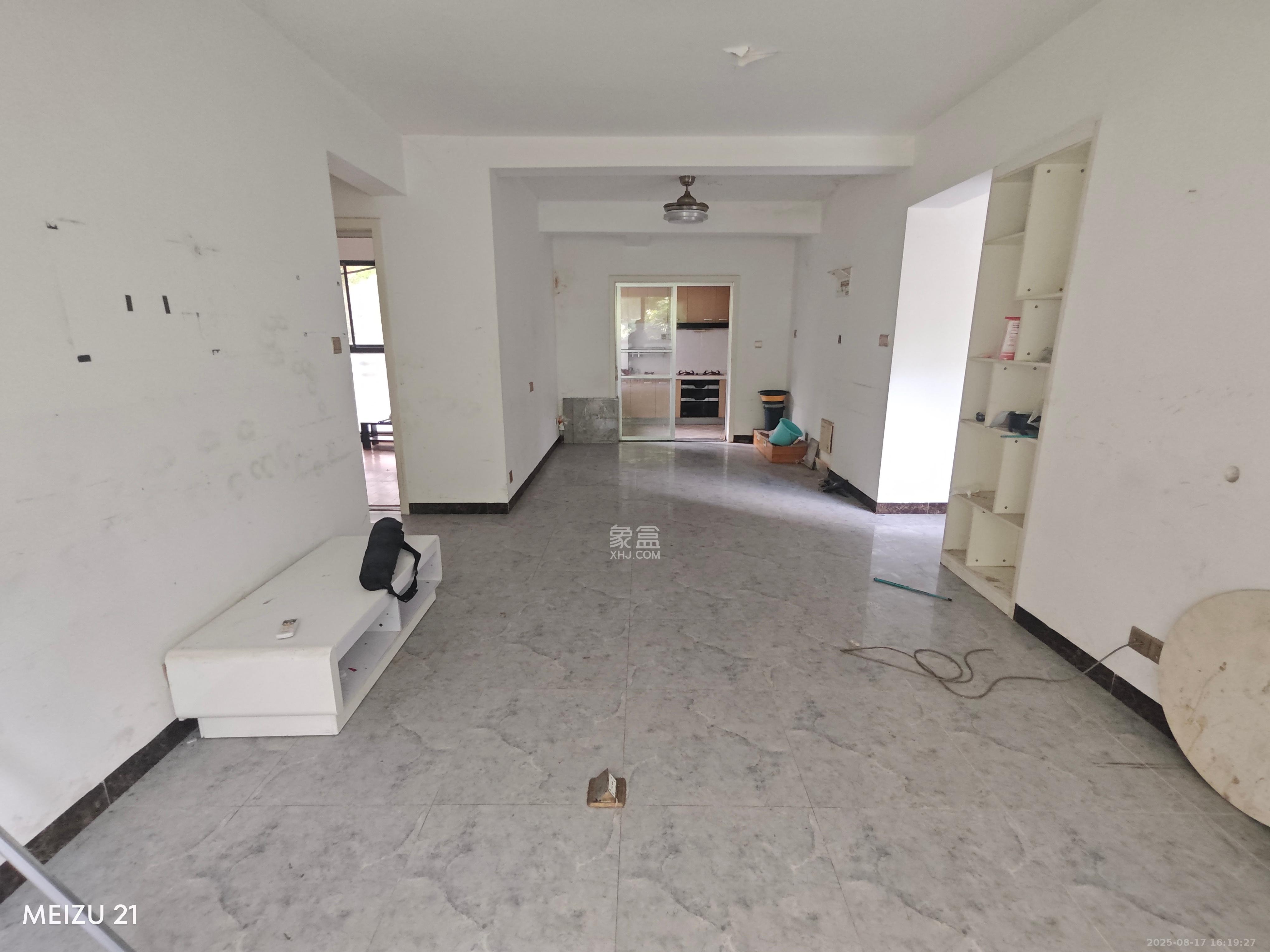 英祥春天 3室2厅1卫 2350.0元/月 英祥春天 3室2厅1卫 2350.0元/月室内图