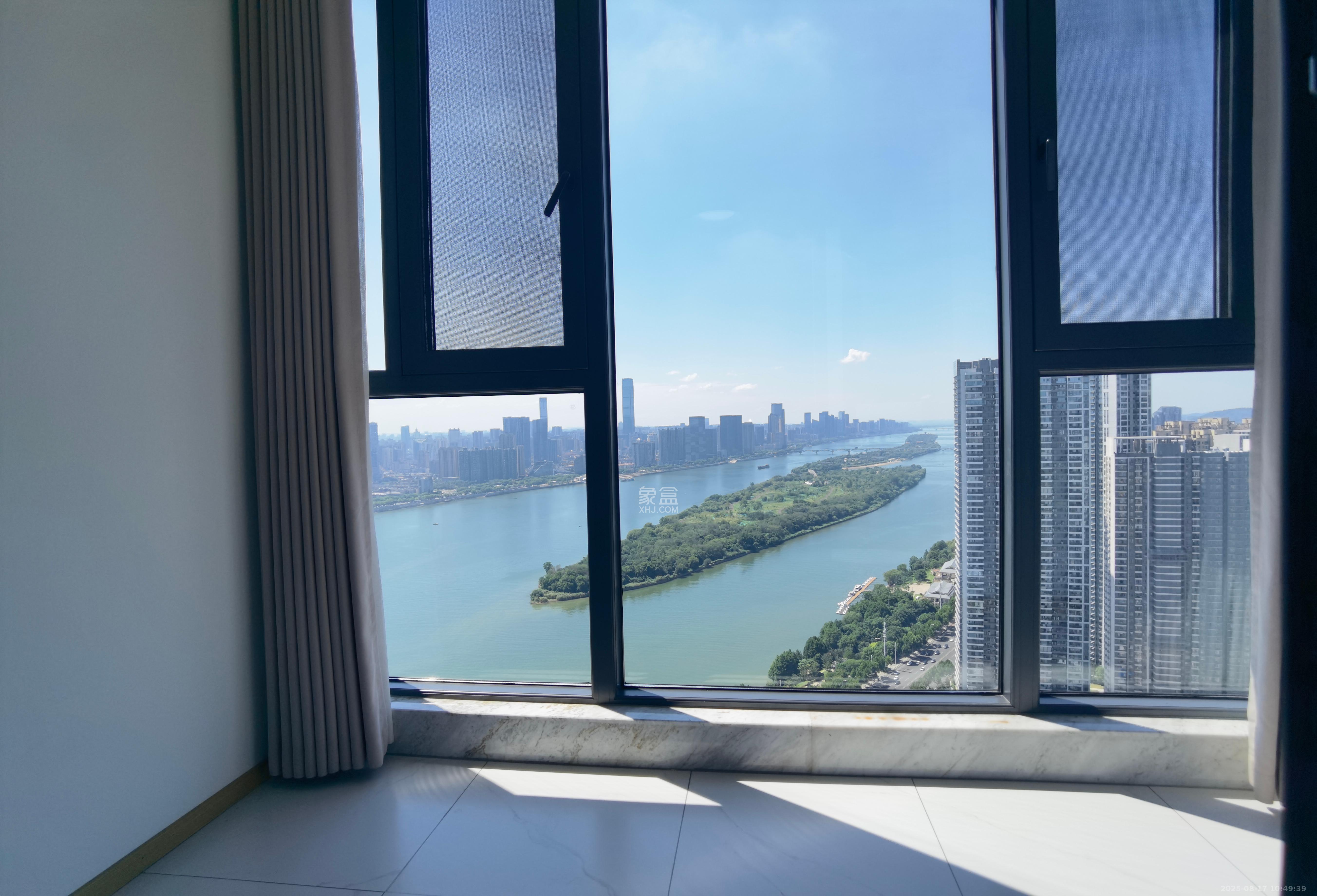 世茂外滩里（世茂铂翠湾三期）  4室2厅3卫   13000.00元/月室内图