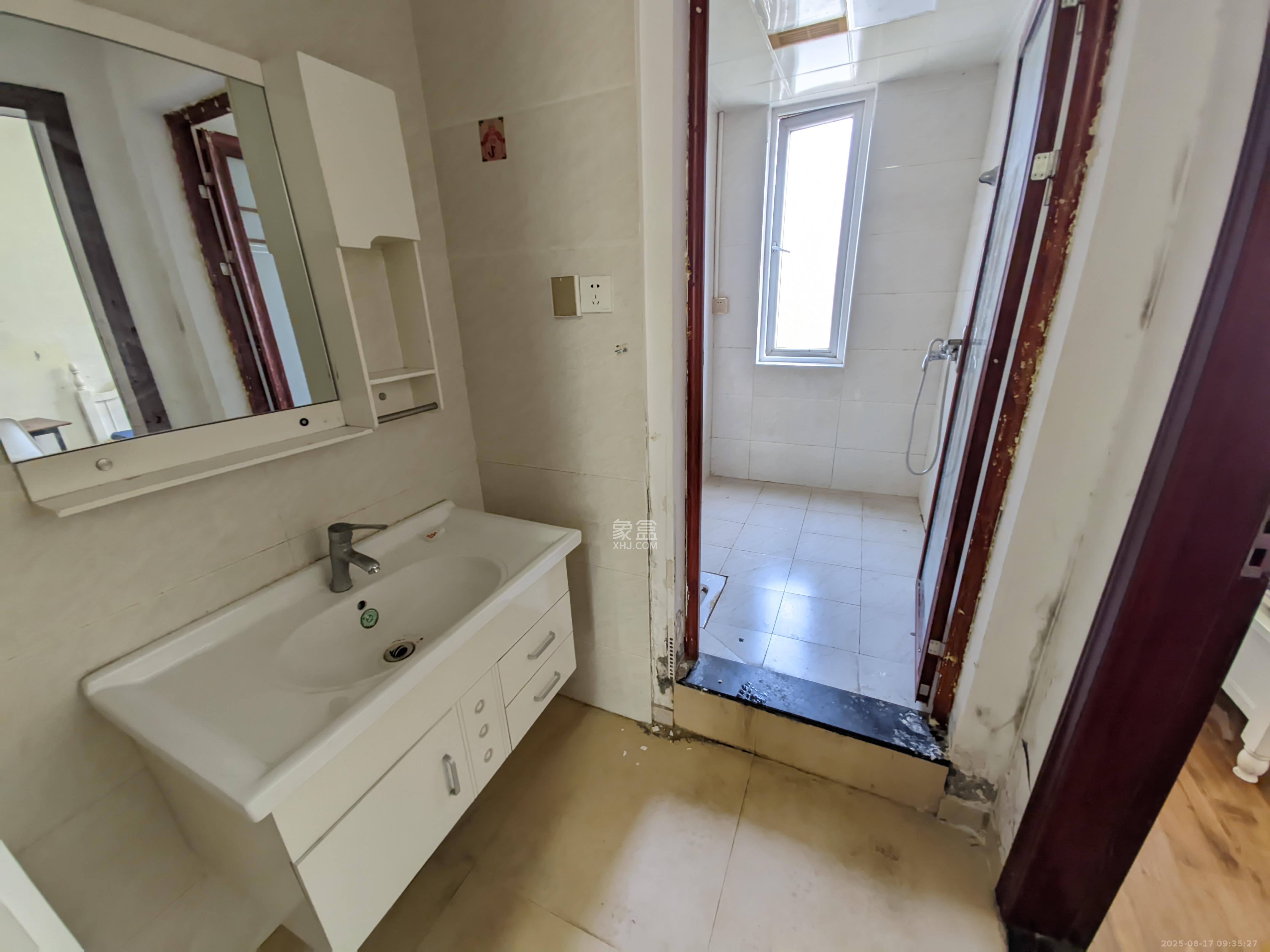 金地格林公馆 3室2厅2卫 3000.0元/月 金地格林公馆 3室2厅2卫 3000.0元/月室内图