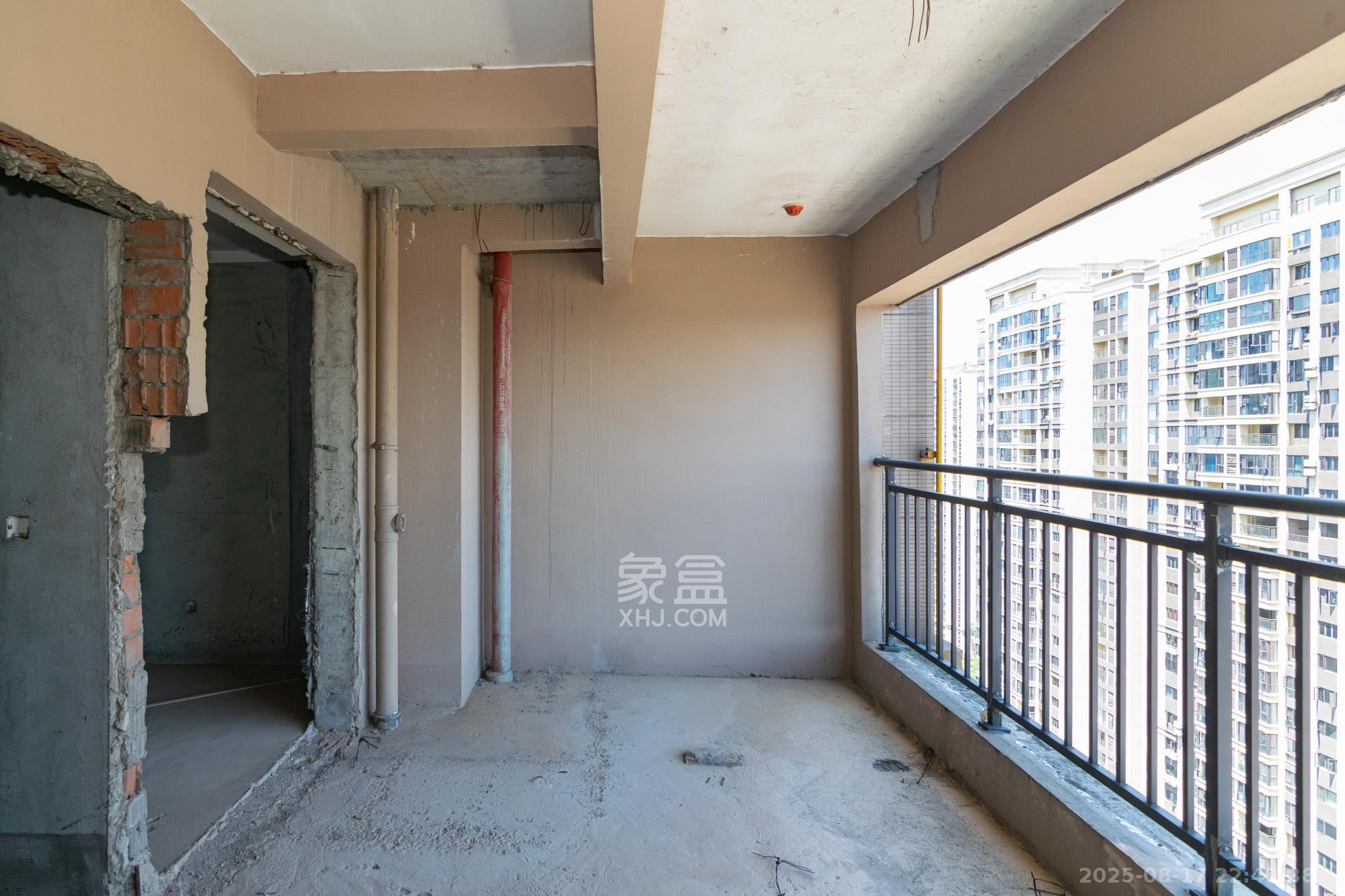 正荣财富中心  3室2厅2卫    72.8万 正荣财富中心  3室2厅2卫    72.8万卧室