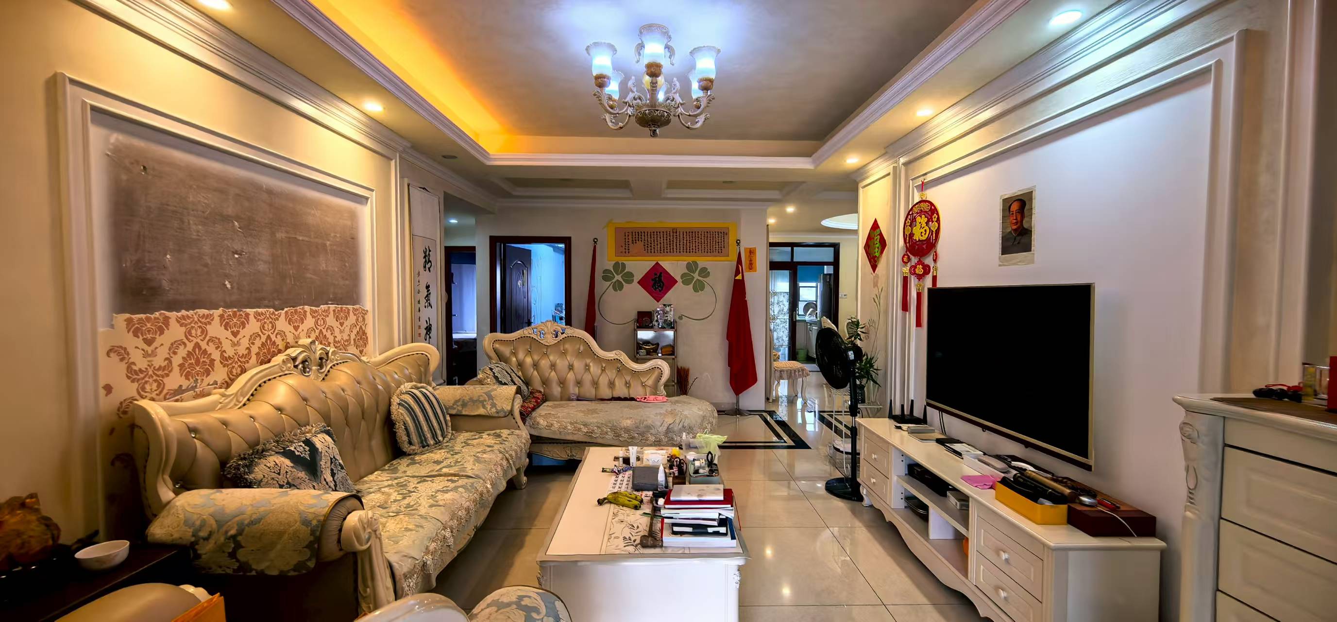 滨江帝景二期(三期) 3室2厅2卫 188.0万 滨江帝景二期(三期) 3室2厅2卫 188.0万客厅