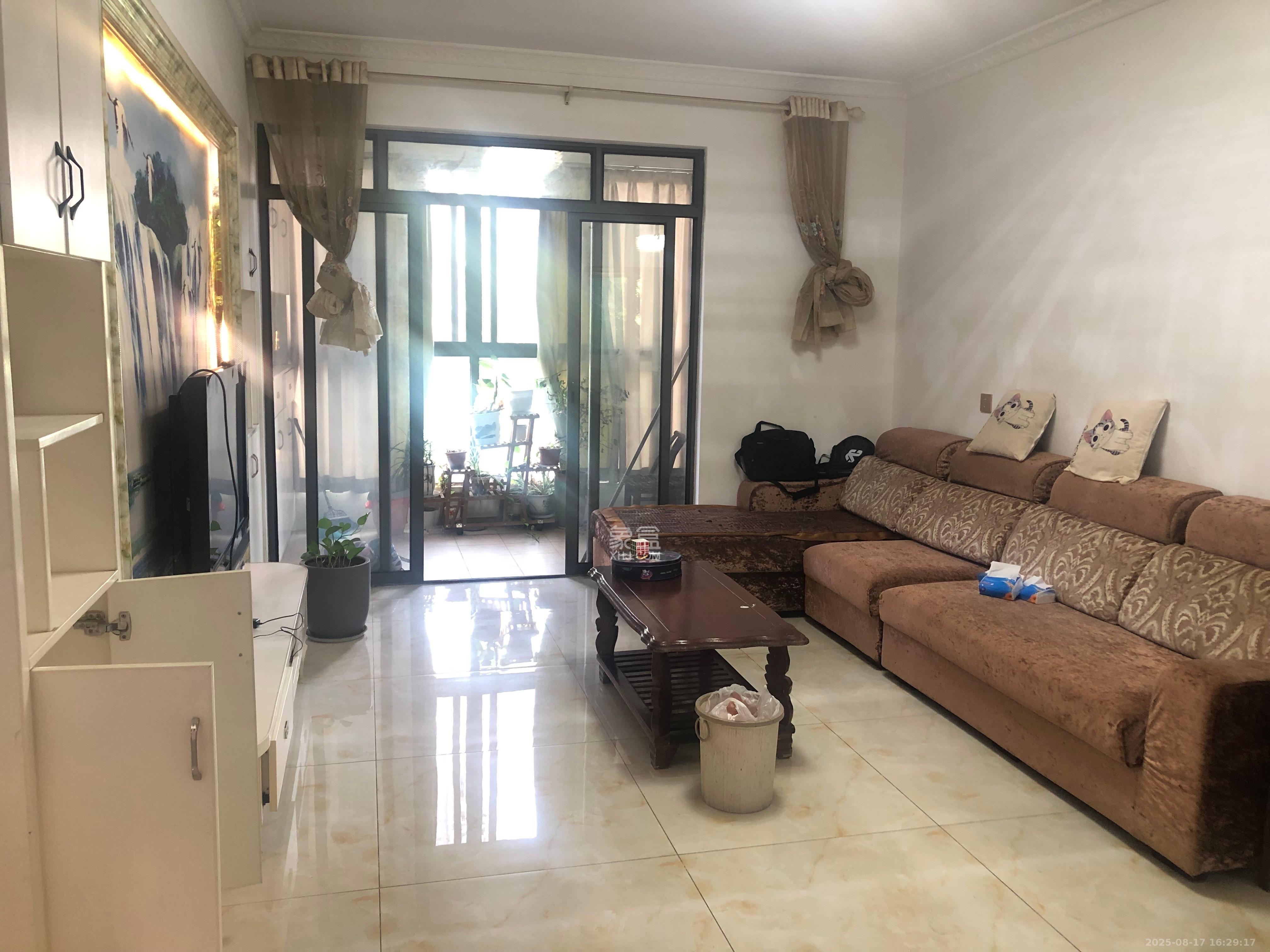 新华都万家城 3室2厅2卫 2000.0元/月 新华都万家城 3室2厅2卫 2000.0元/月室内图