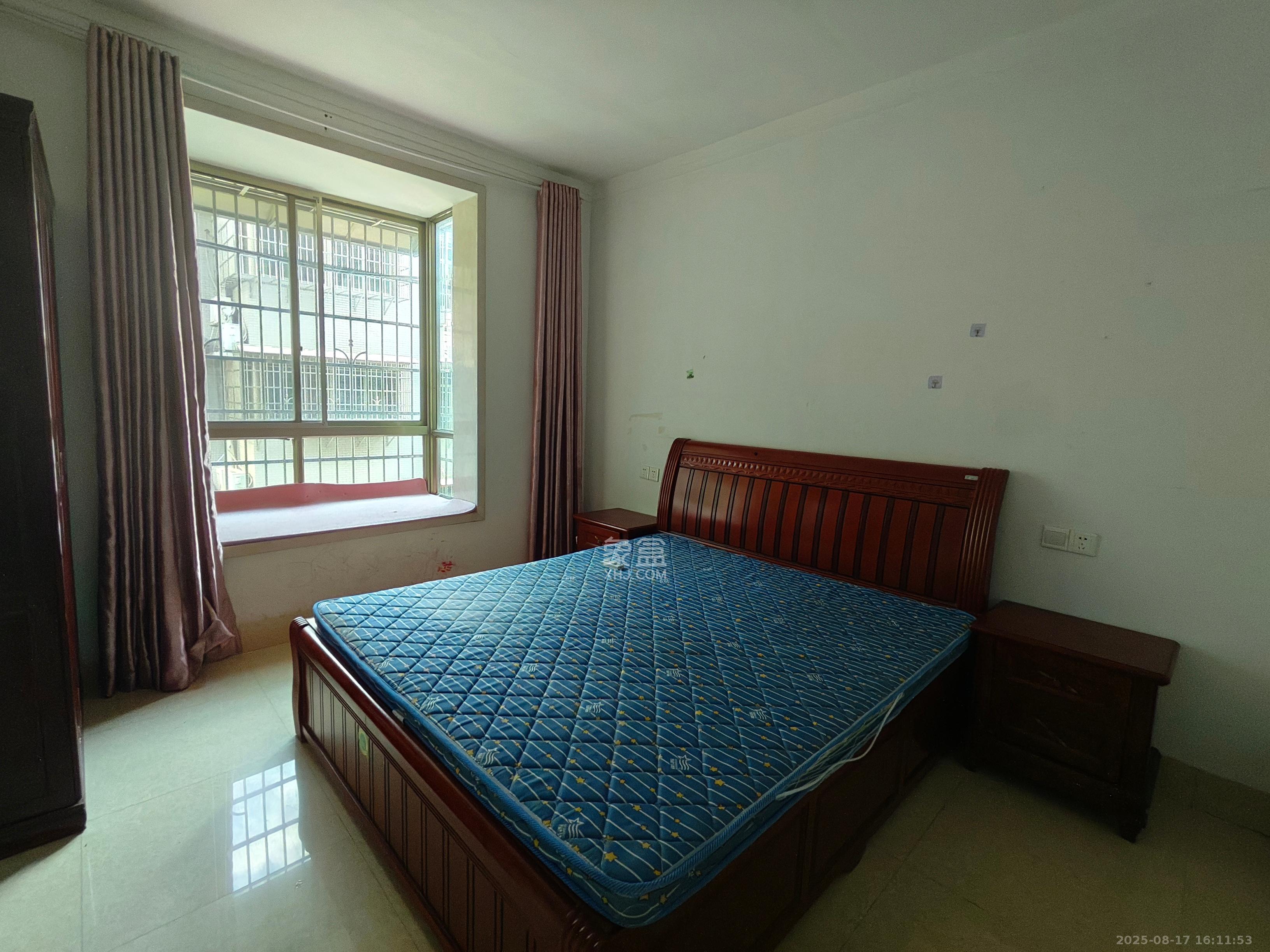 金桂小区一期 1室2厅1卫 1700.0元/月 金桂小区一期 1室2厅1卫 1700.0元/月室内图