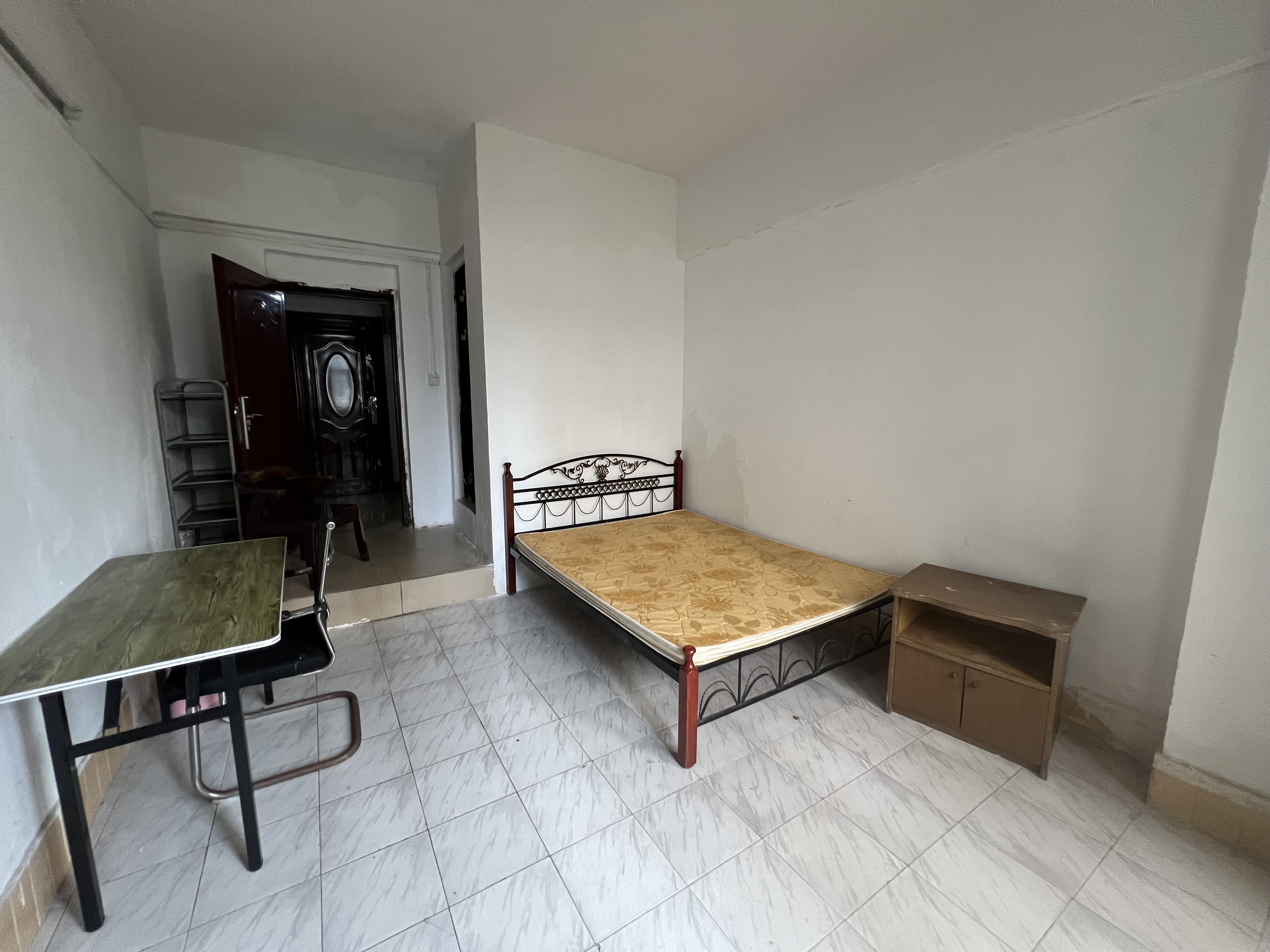 钟诚大厦 1室0厅1卫 800.0元/月 钟诚大厦 1室0厅1卫 800.0元/月室内图