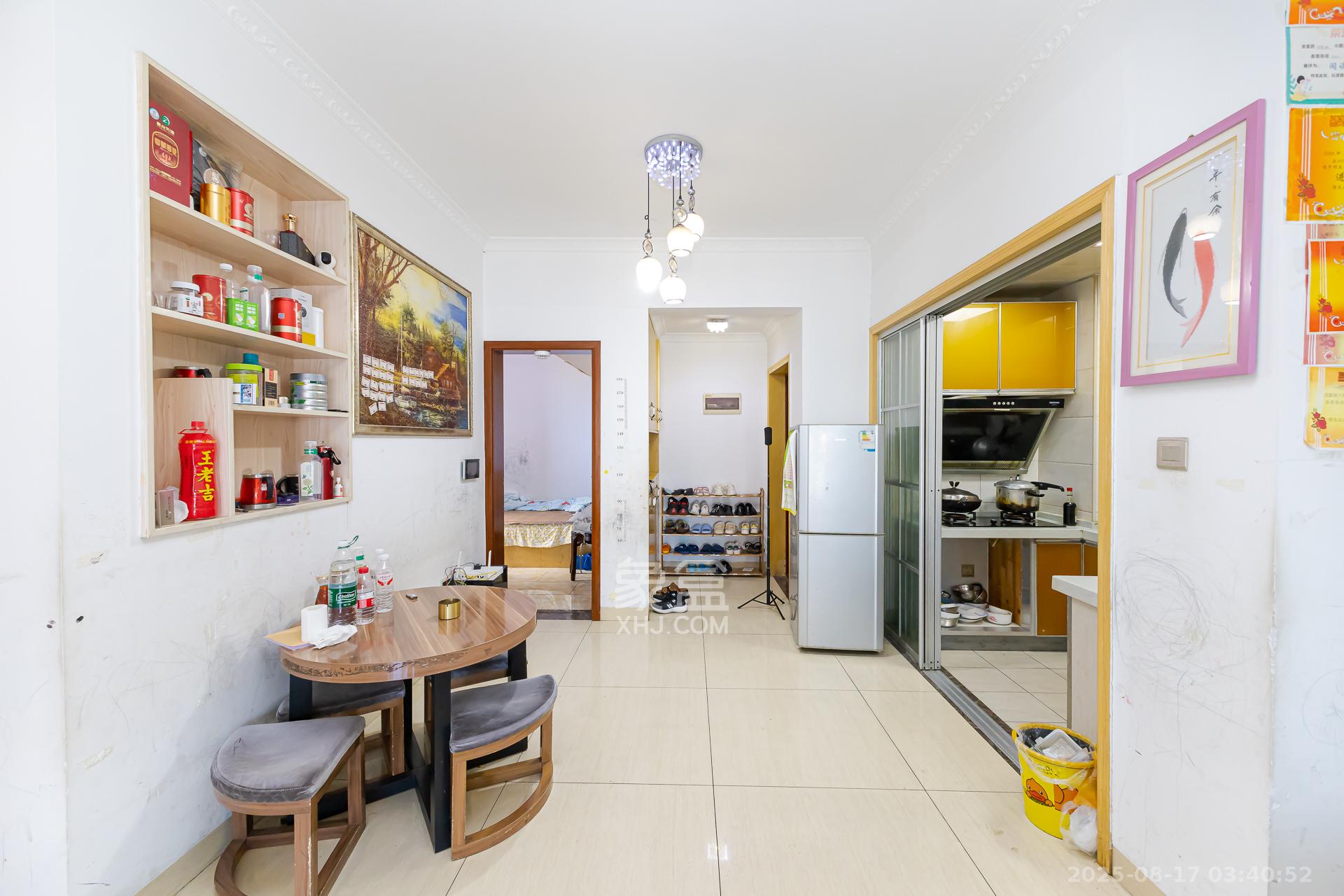 浩龙音乐界  2室2厅1卫    60.0万客厅