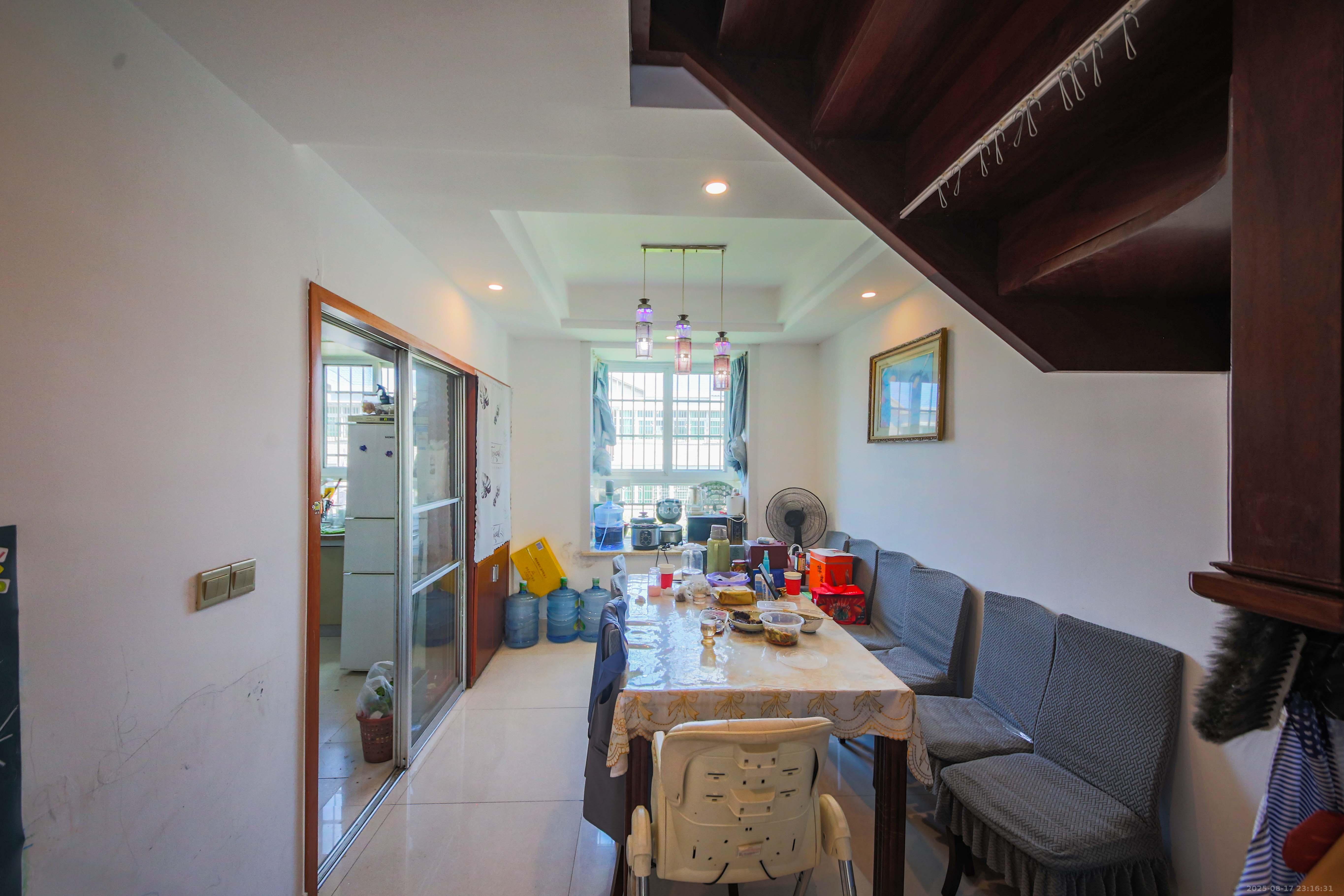 大为农博嘉园 5室2厅3卫 120.0万 大为农博嘉园 5室2厅3卫 120.0万客厅