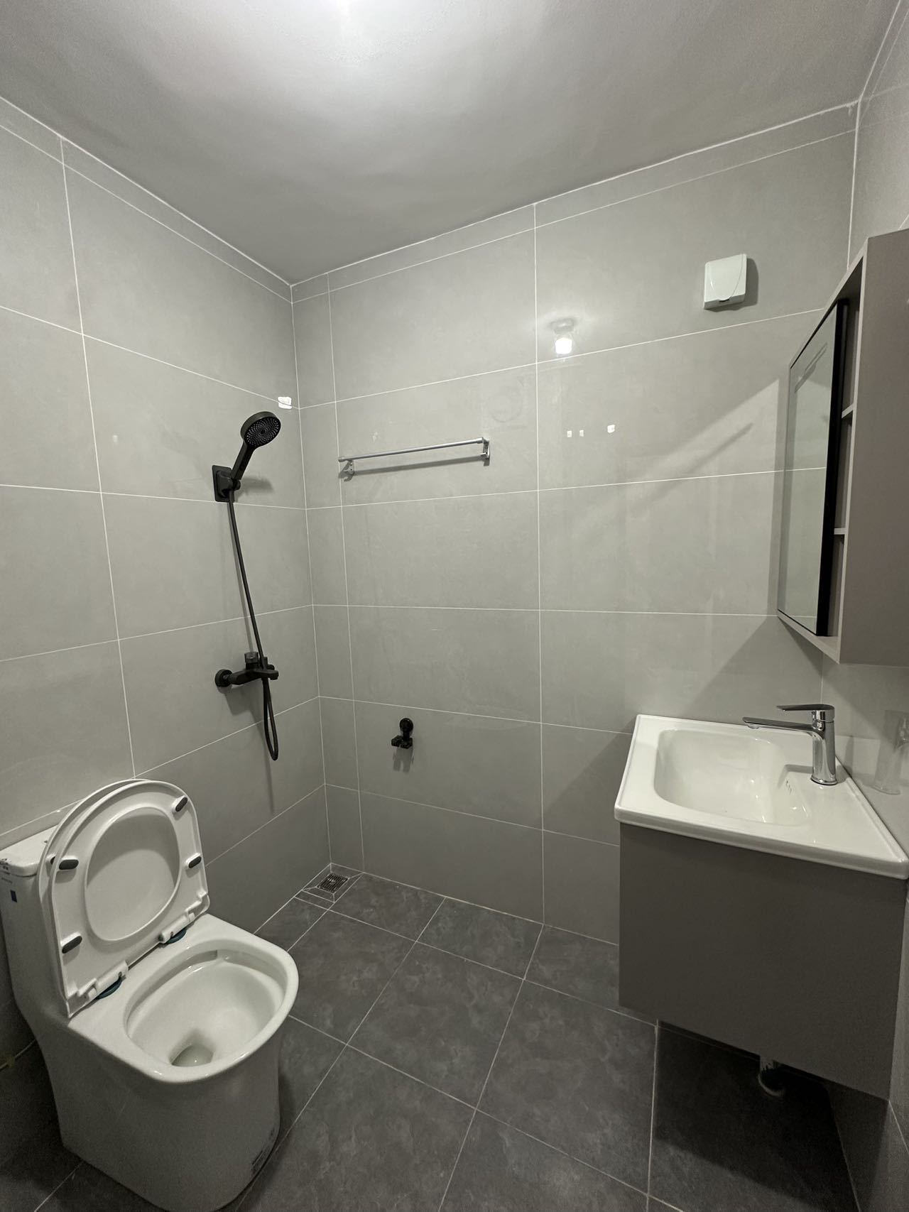 省建筑设计科研所宿舍 2室2厅1卫 2100.0元/月 省建筑设计科研所宿舍 2室2厅1卫 2100.0元/月室内图