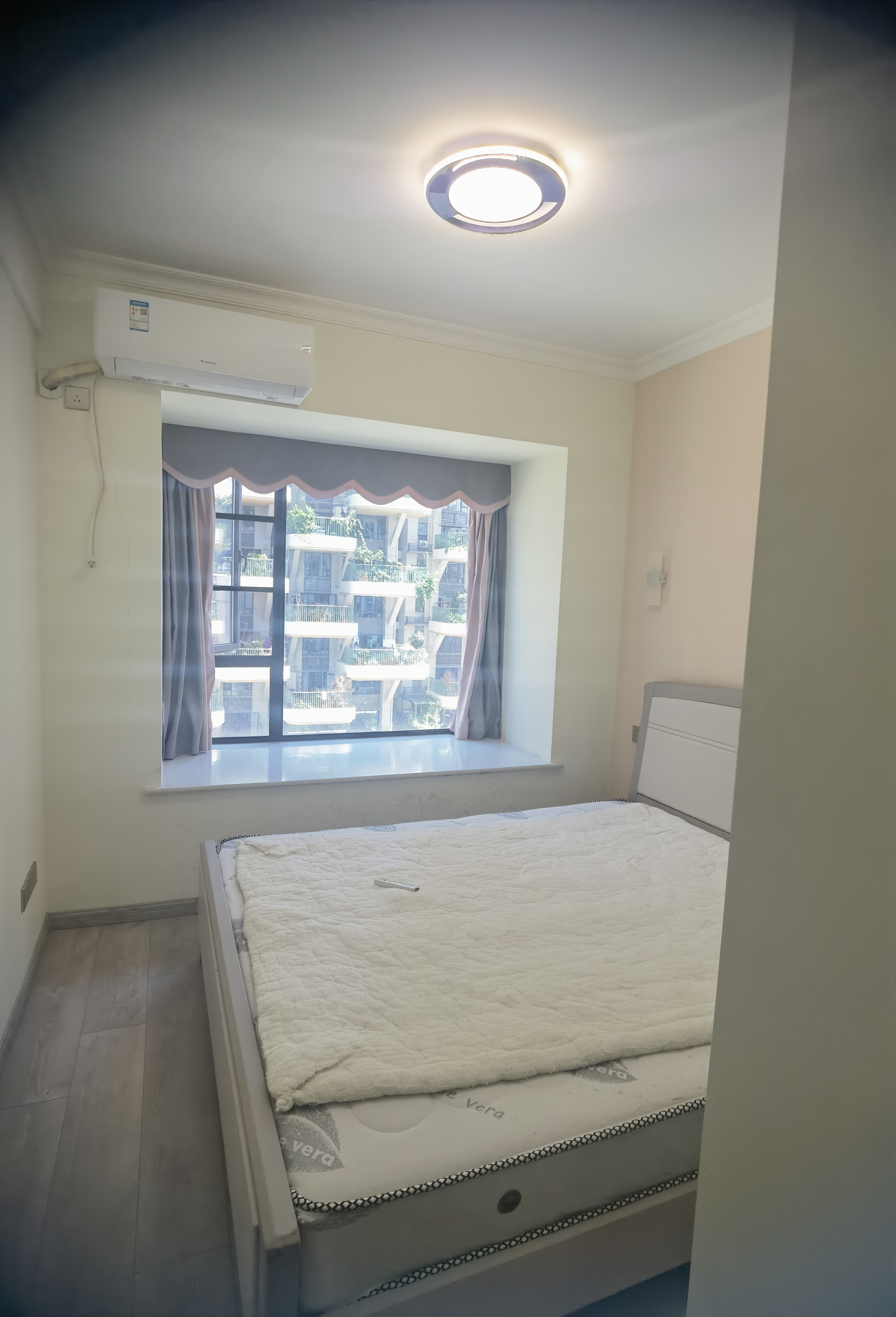 福天华府 3室2厅2卫 2500.0元/月 福天华府 3室2厅2卫 2500.0元/月室内图