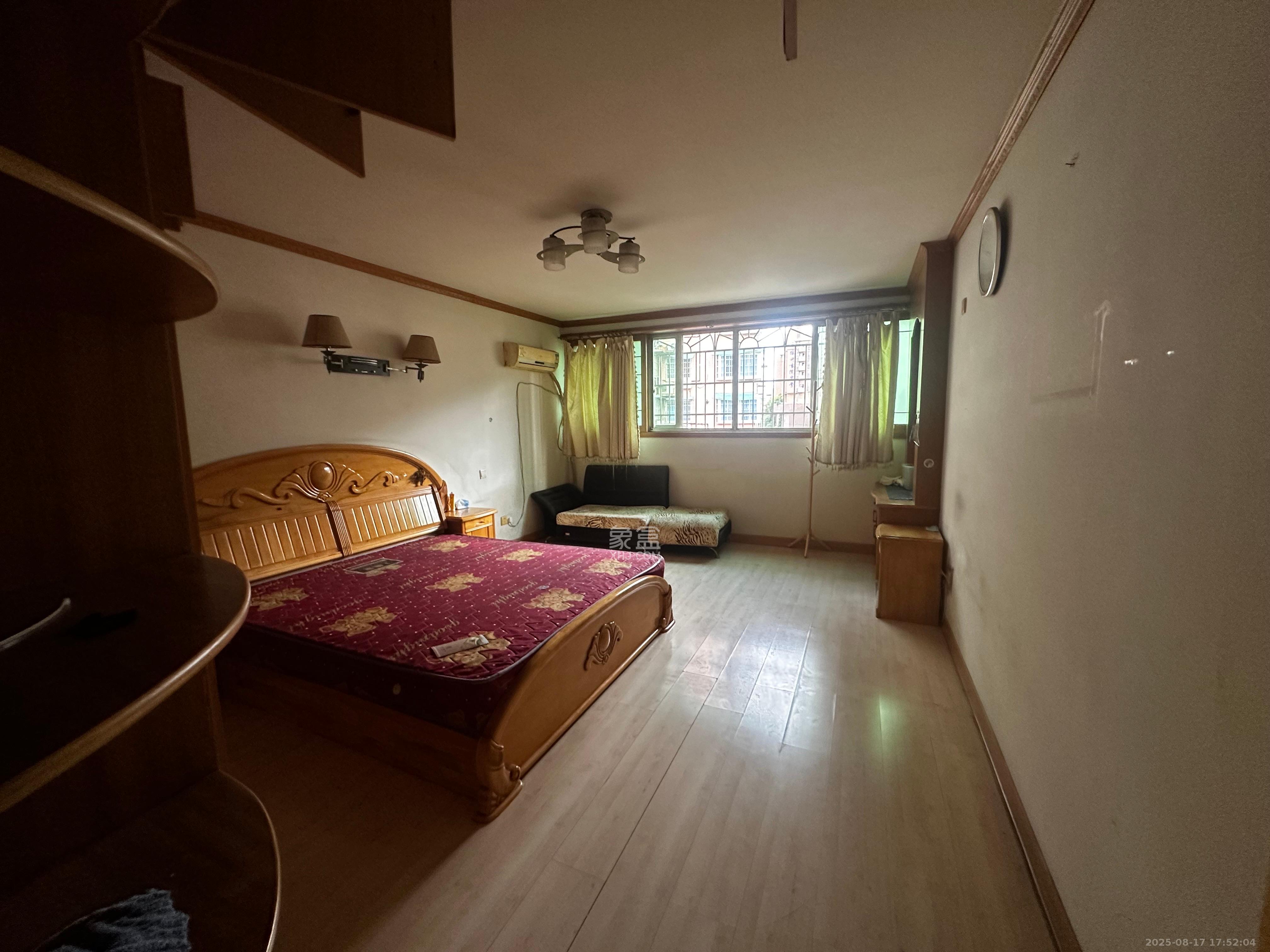 南建公寓  5室2厅2卫   3000.00元/月室内图