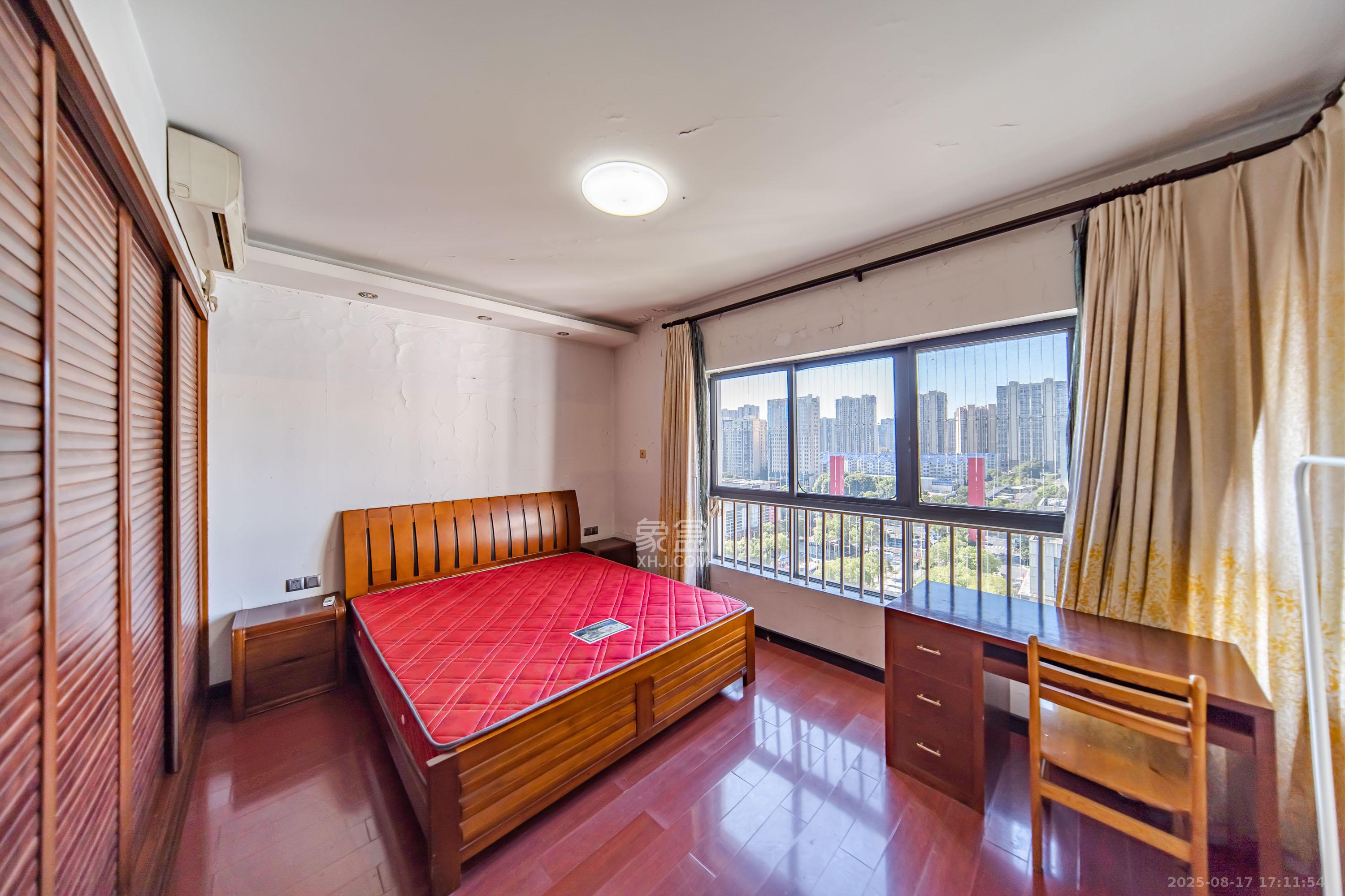 阳光100一期、四五期  3室2厅2卫    95.0万 阳光100一期、四五期  3室2厅2卫    95.0万卧室