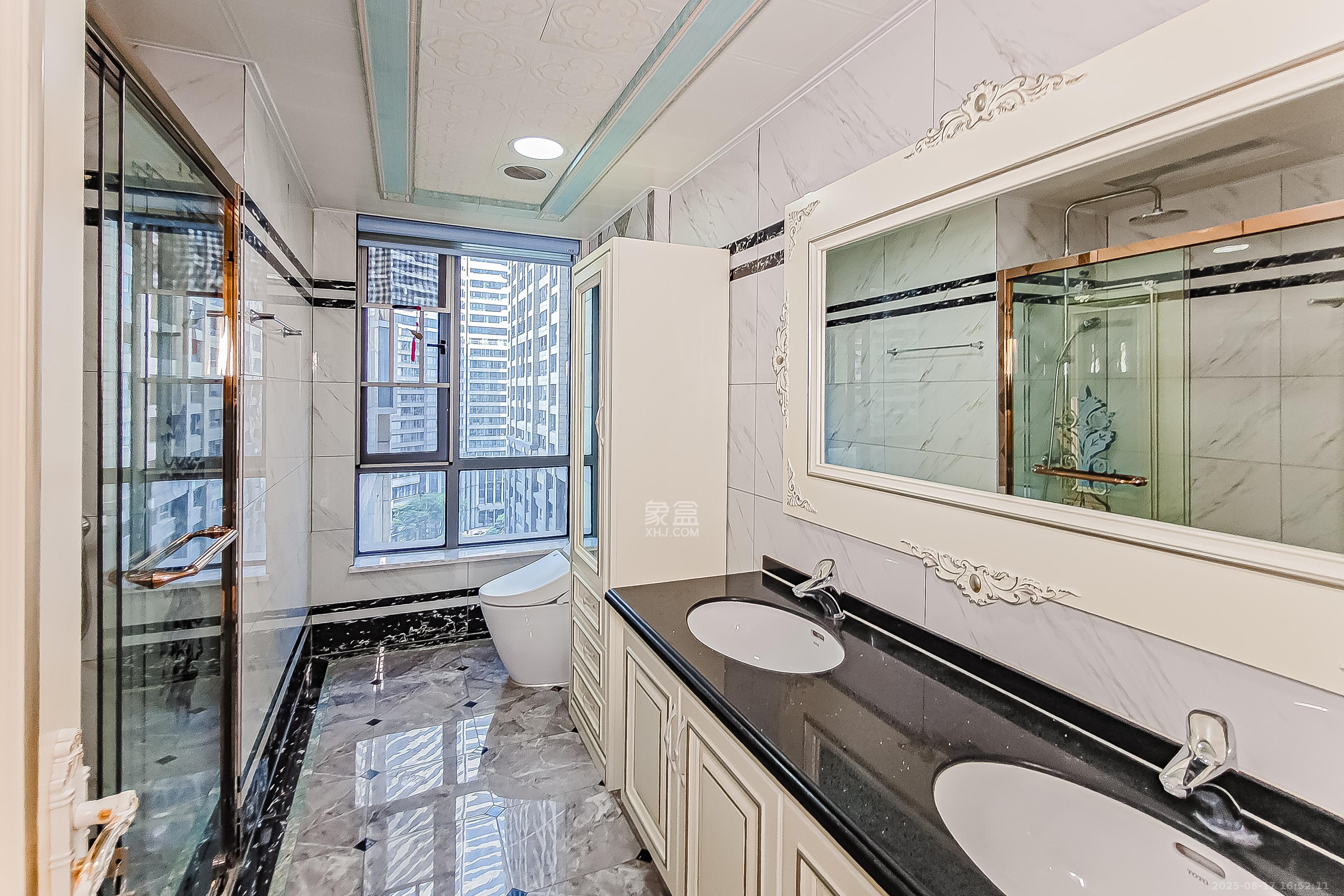 保利国际广场  4室2厅3卫    600.0万 保利国际广场  4室2厅3卫    600.0万卫生间