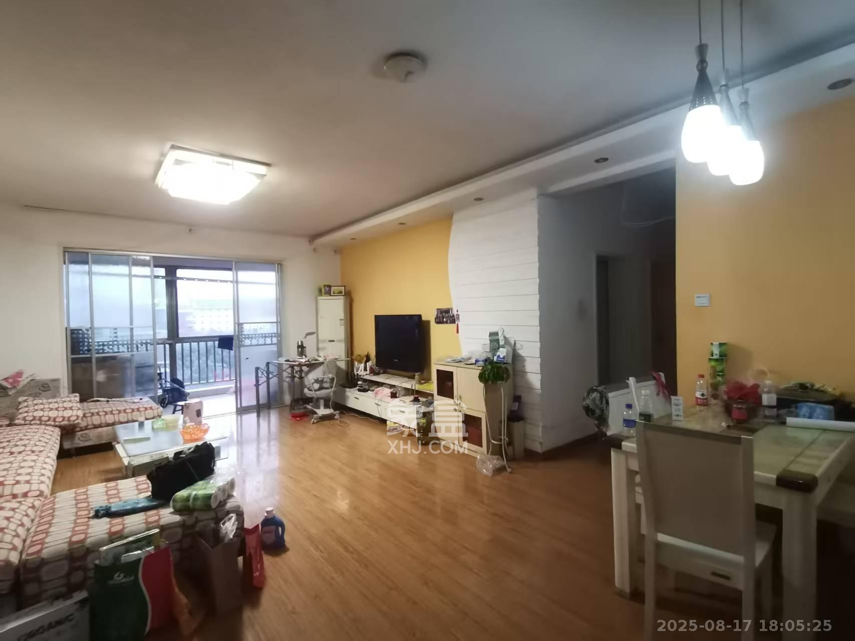 中天枫景园  3室2厅2卫    5200.0元/月 中天枫景园  3室2厅2卫    5200.0元/月