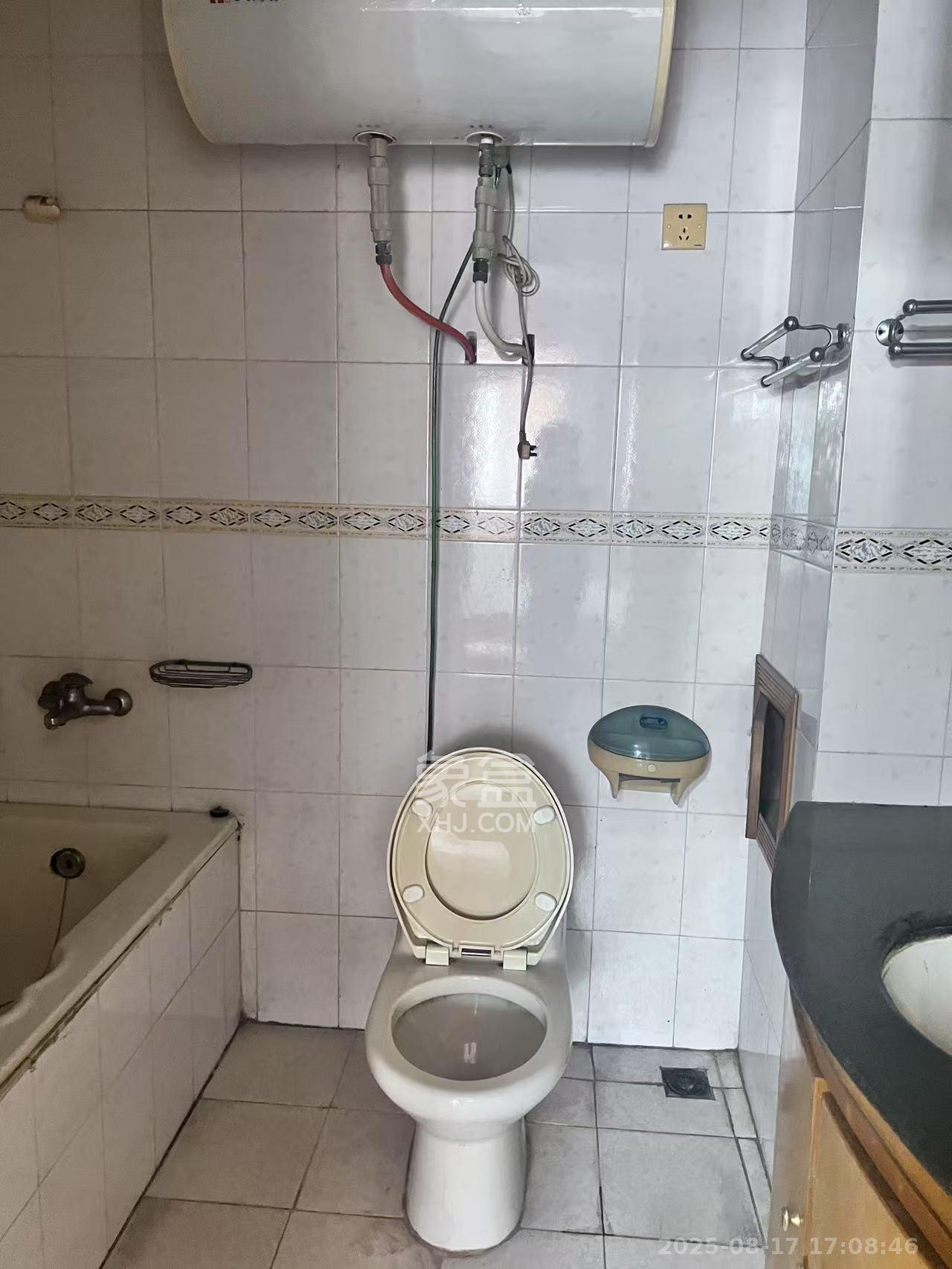 海威大厦 3室2厅2卫 2200.0元/月 海威大厦 3室2厅2卫 2200.0元/月室内图