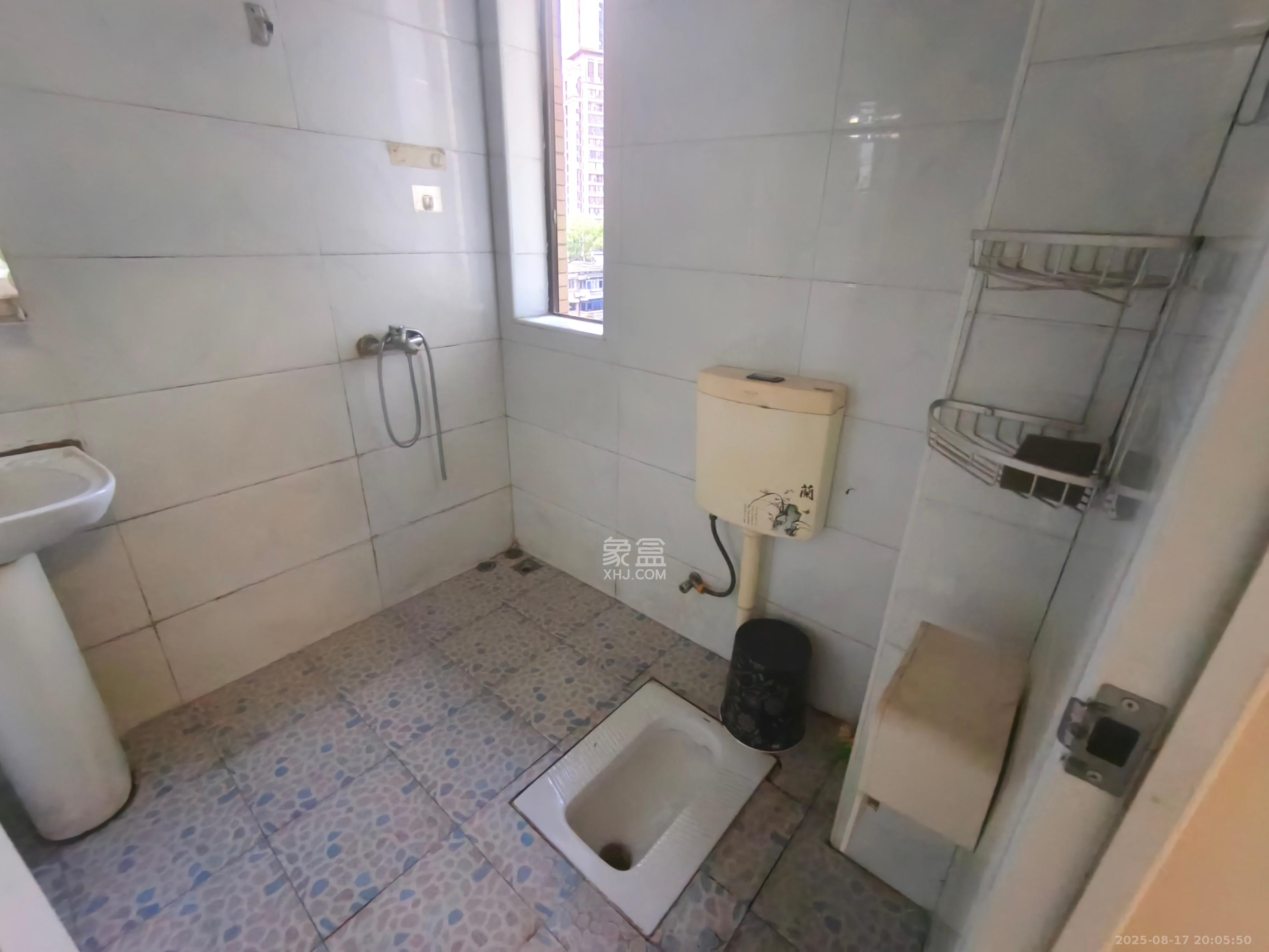 大鸿杰座  3室1厅1卫    3000.0元/月室内图