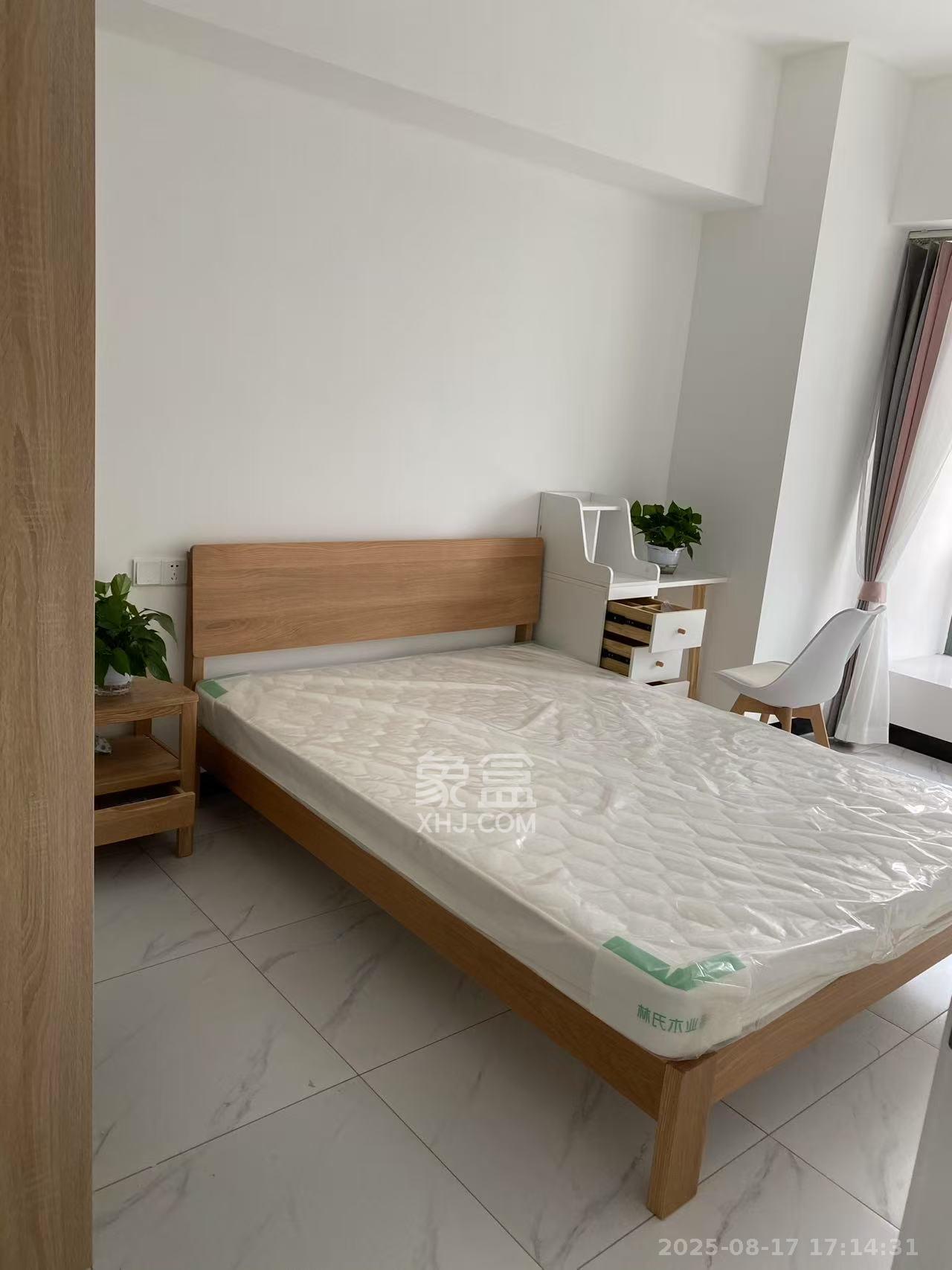 复地星光天地  1室0厅0卫    2400.0元/月室内图