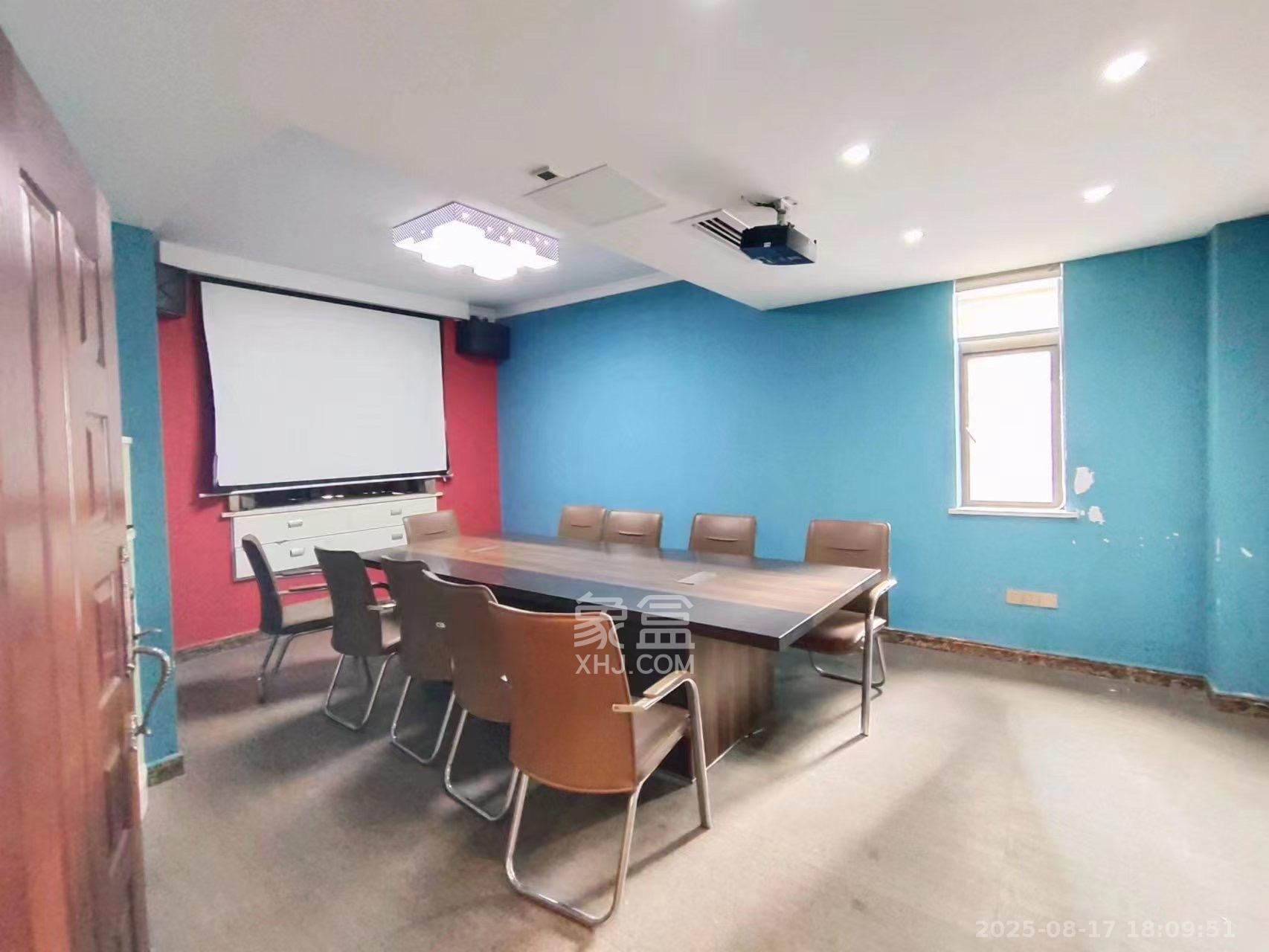 华晨国际公馆  3室2厅2卫    8000.0元/月室内图